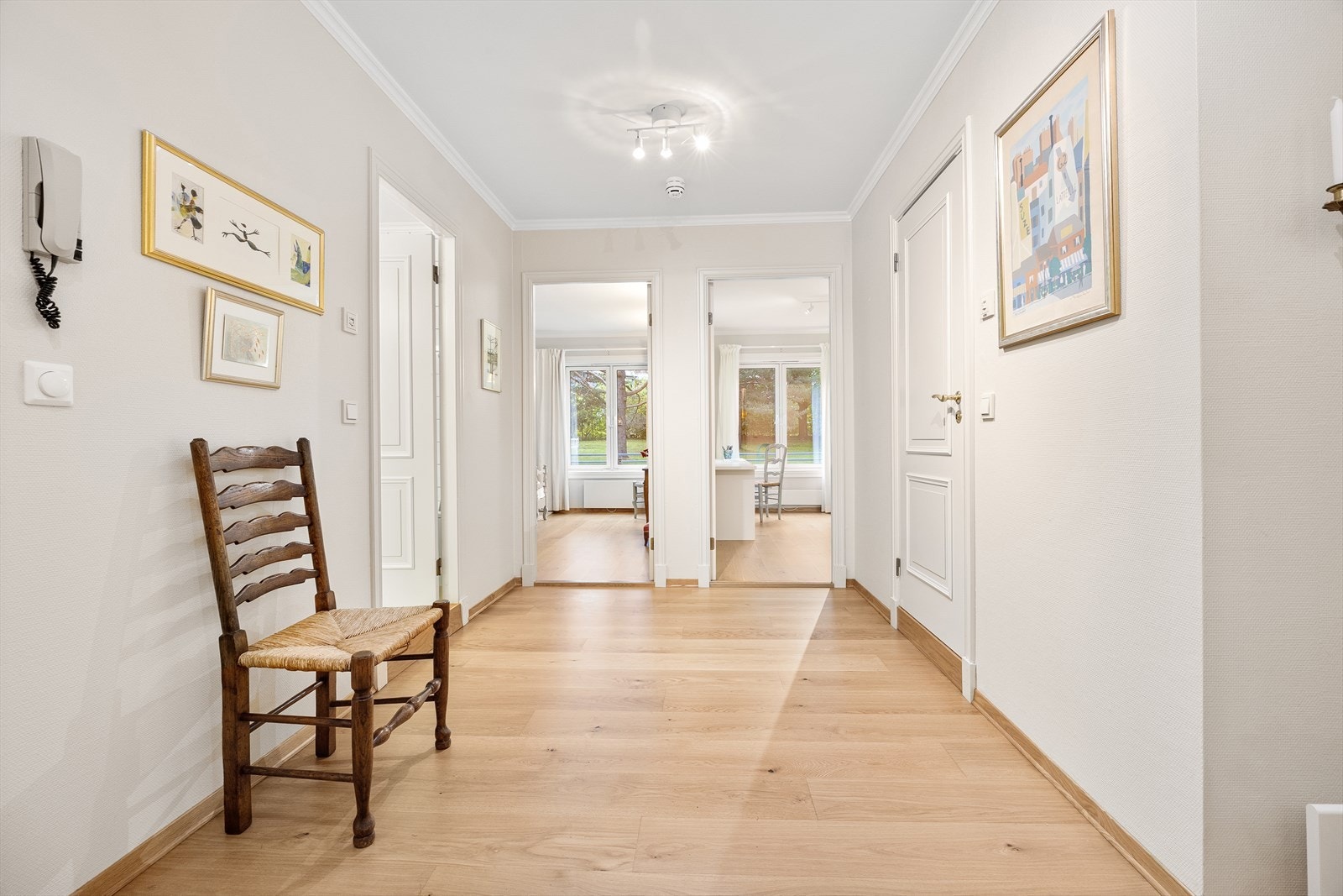 Leiligheten har 2 gode soverom med masse lys Galleribilde