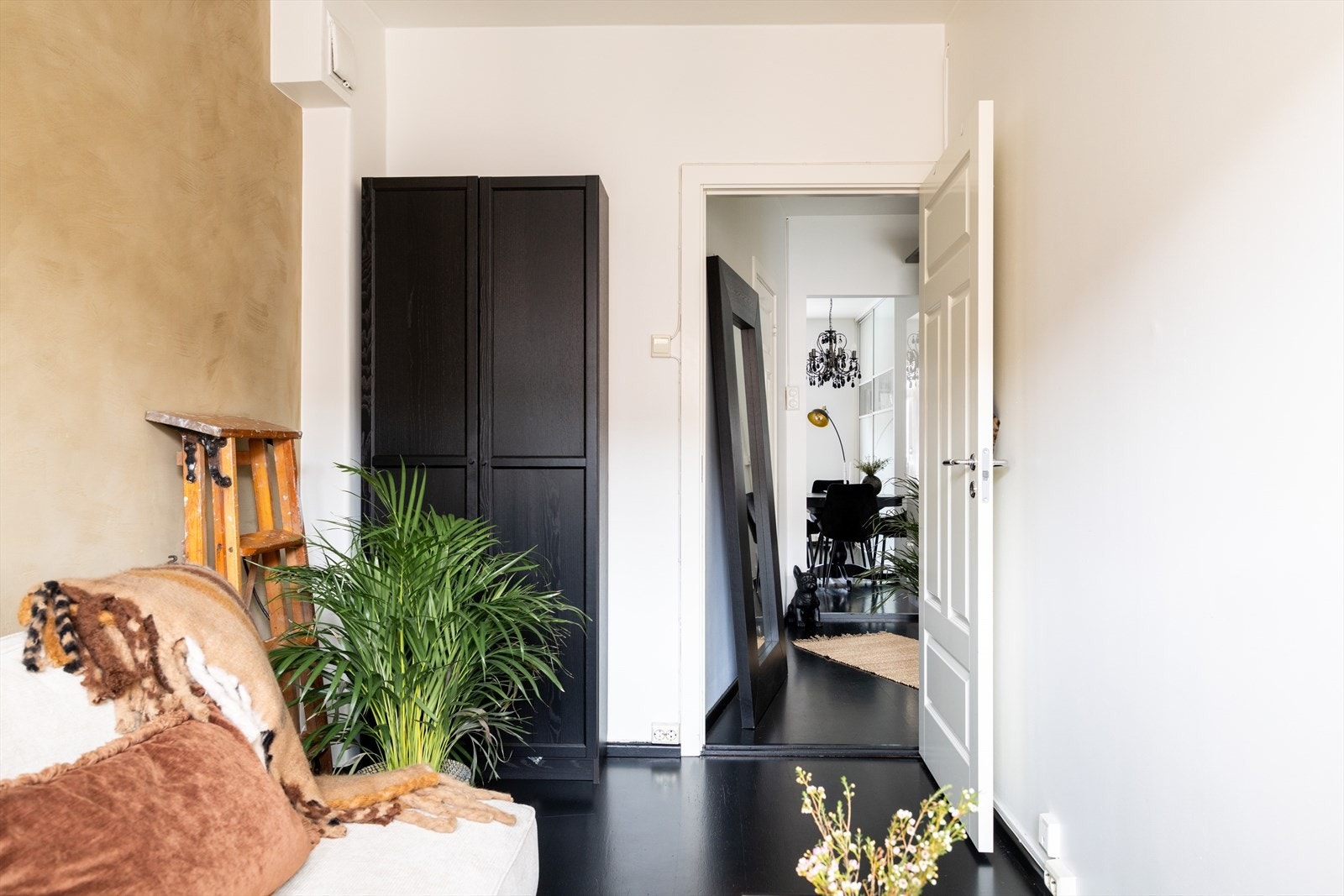 Kan enkelt tilpasses som gjesterom eller hjemmekontor, avhengig av dine behov og preferanser. Galleribilde