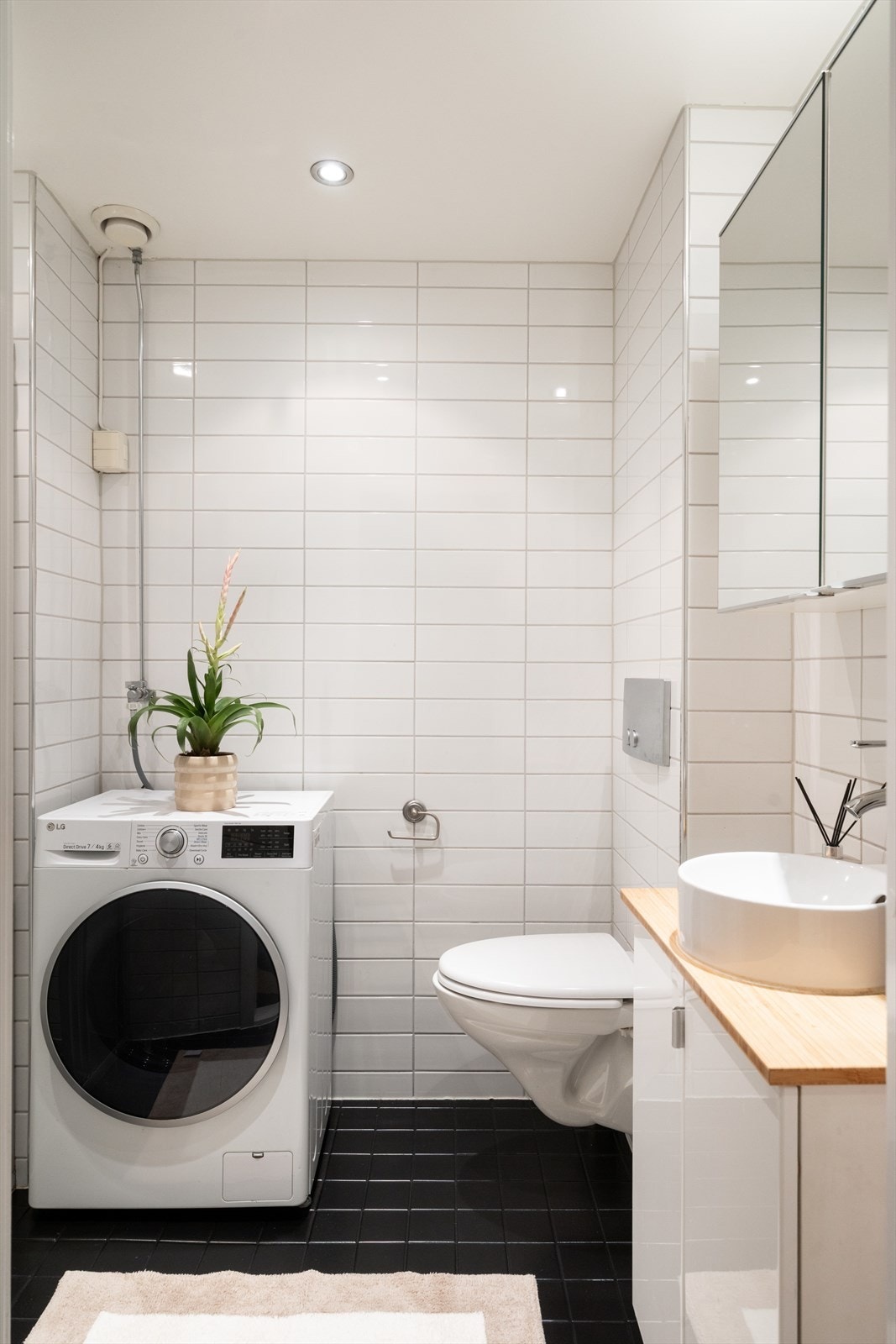 Videre er det opplegg for vaskemaskin. Galleribilde