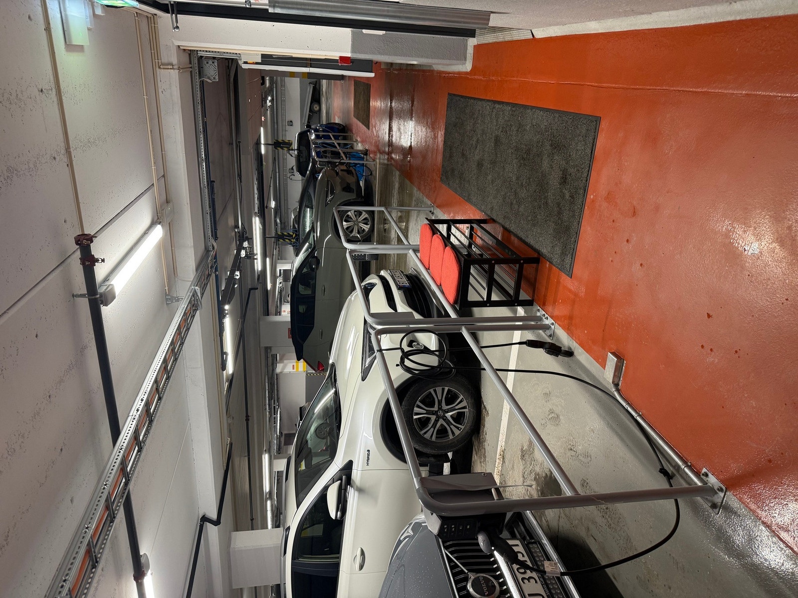 I tillegg er det tre gjesteparkeringer i garasjeanlegget. Galleribilde