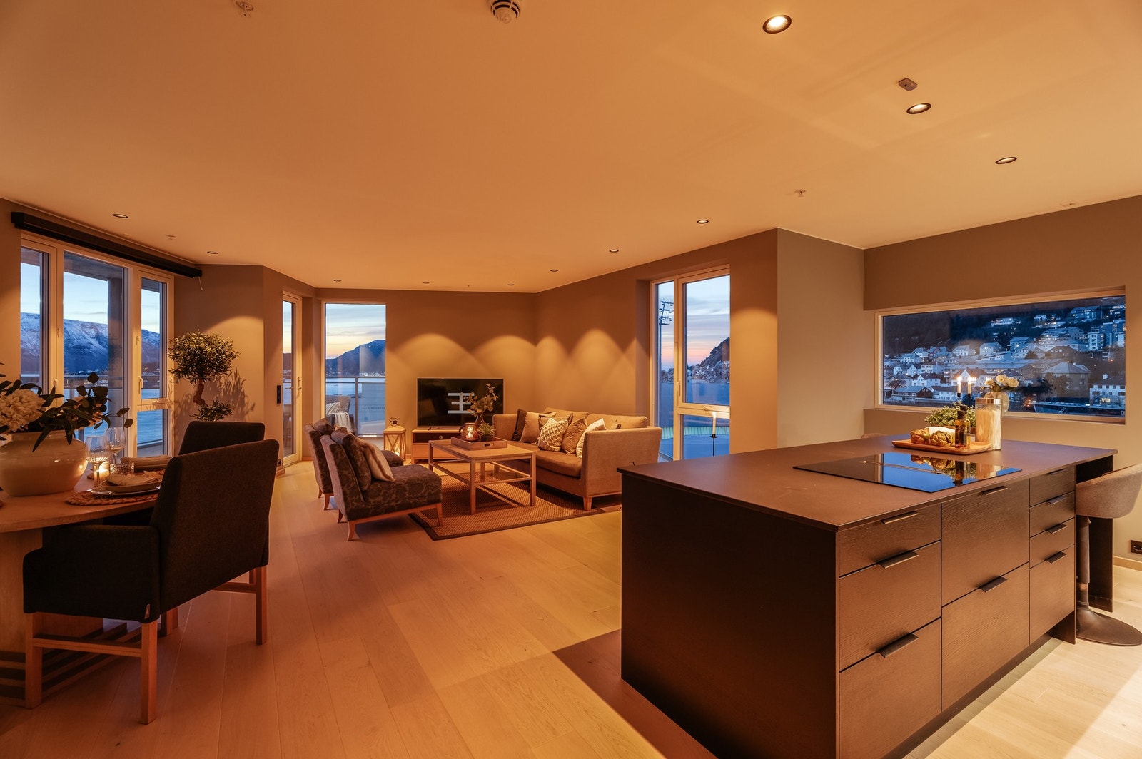 EIE eiendomsmegling v/ Knut Øyvind Grytten har gleden av å presentere Sjømannsvegen 31! Foto: Viking Media (Marius Hoddevik) Galleribilde