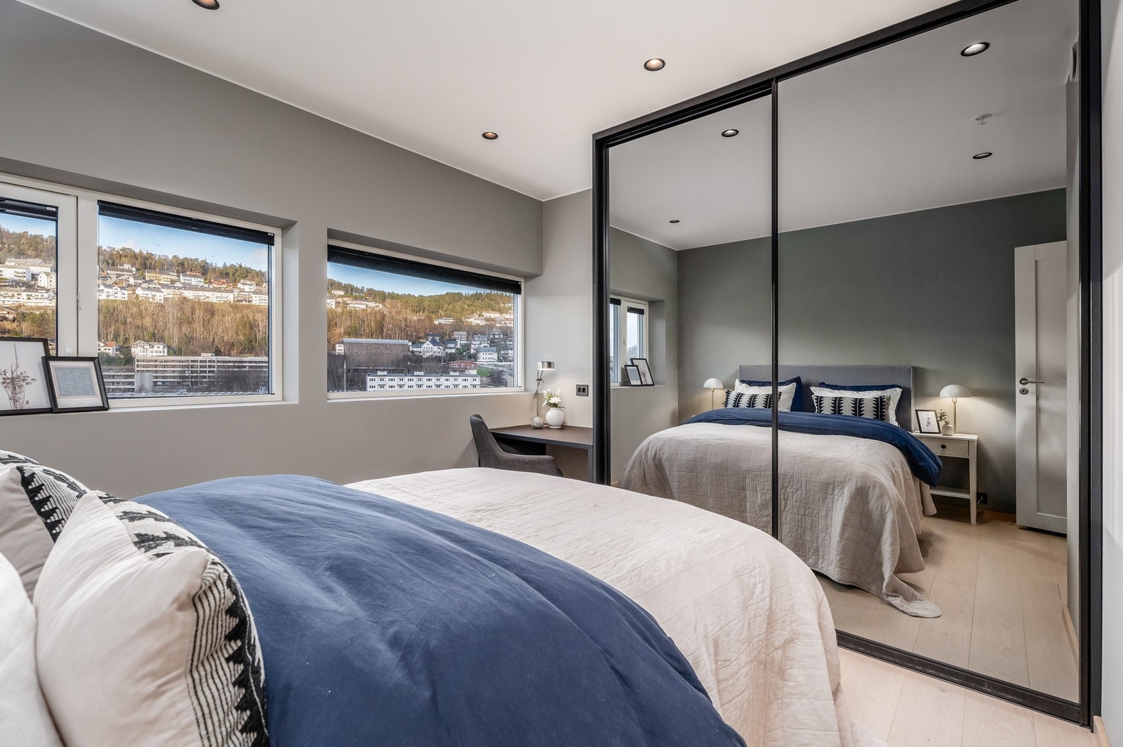 Soverom (1 av 2). Galleribilde