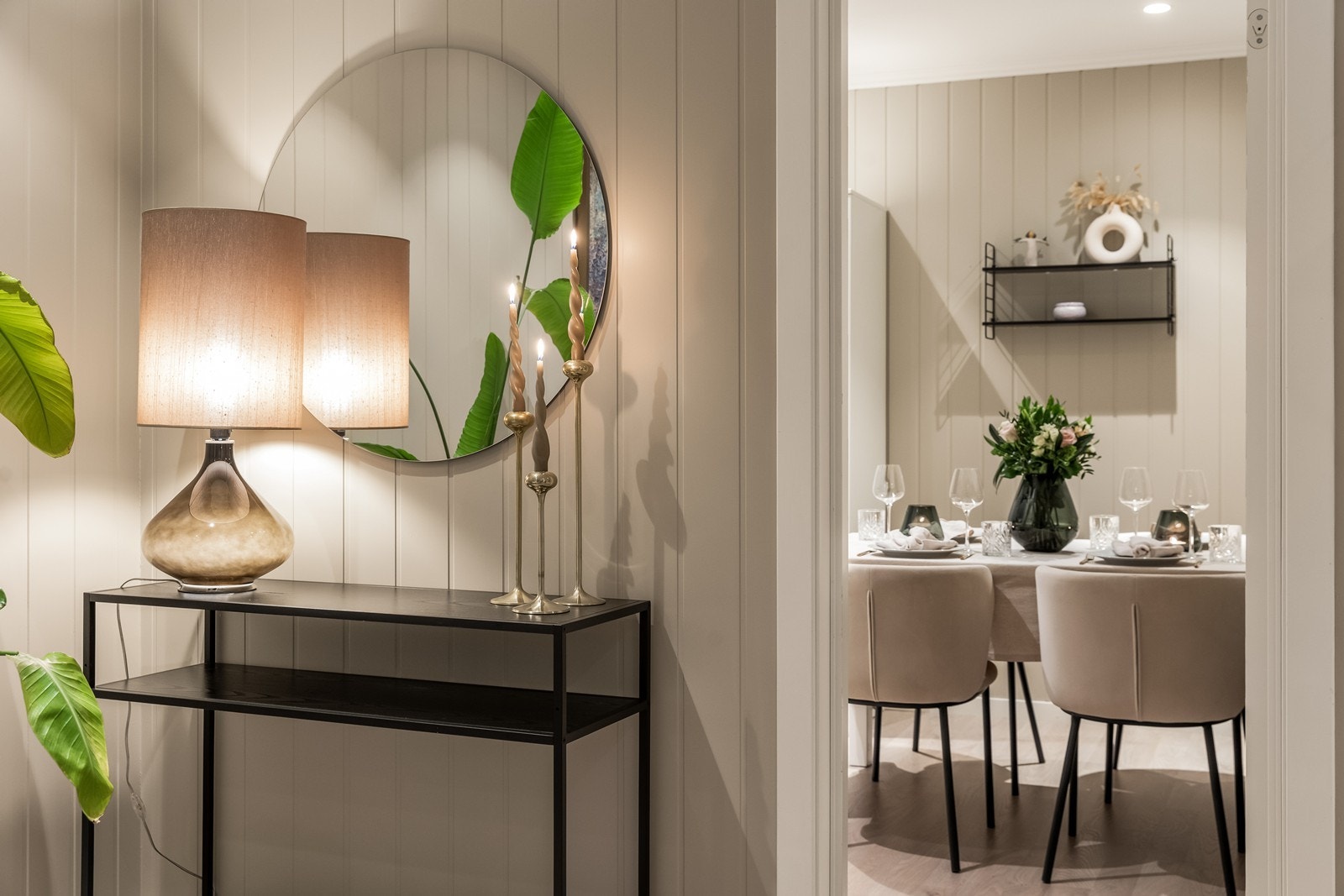 I tilknytning til stuen er det etablert en hyggelig spiseplass. Galleribilde