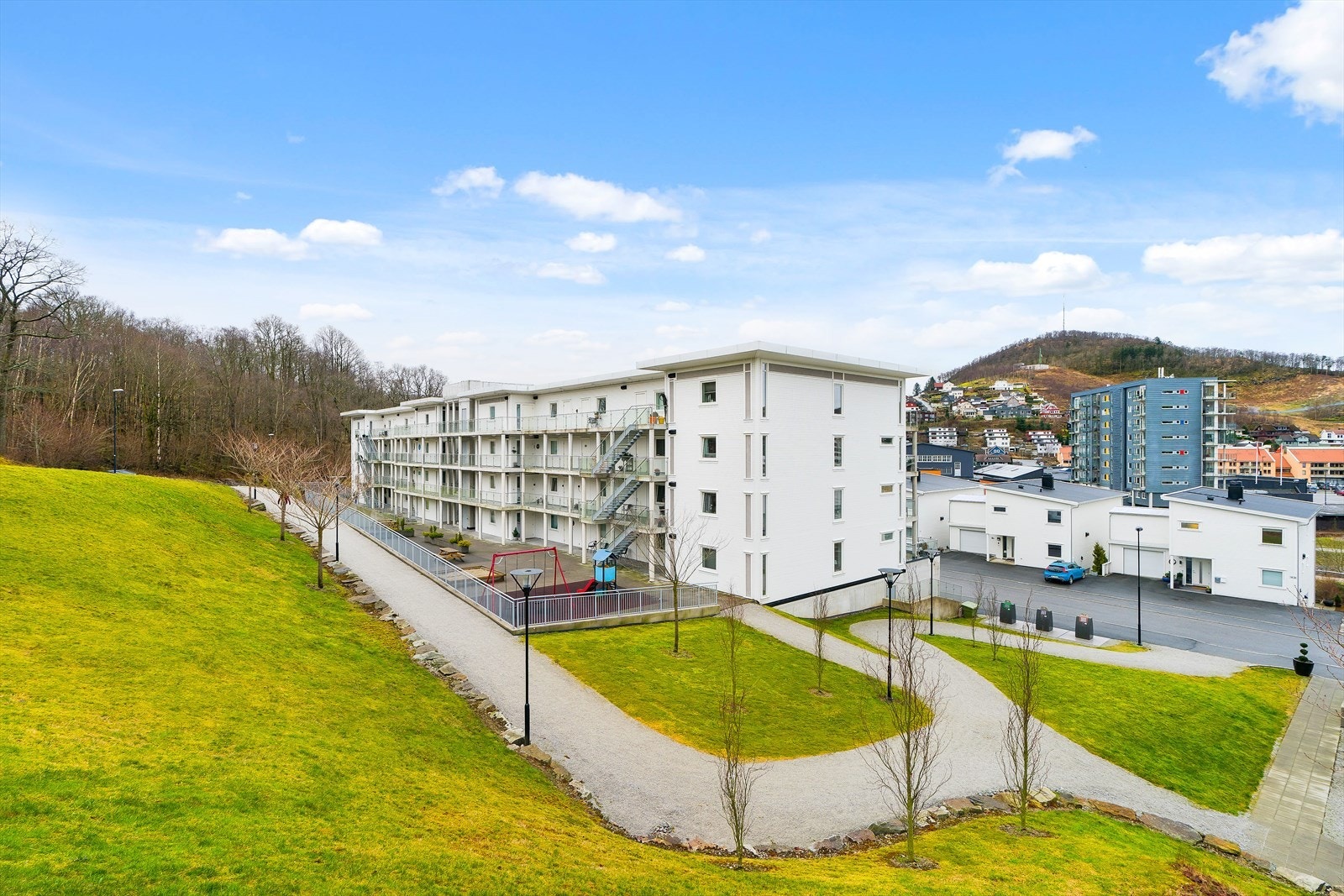 Fine grøntområder rundt blokkene Galleribilde