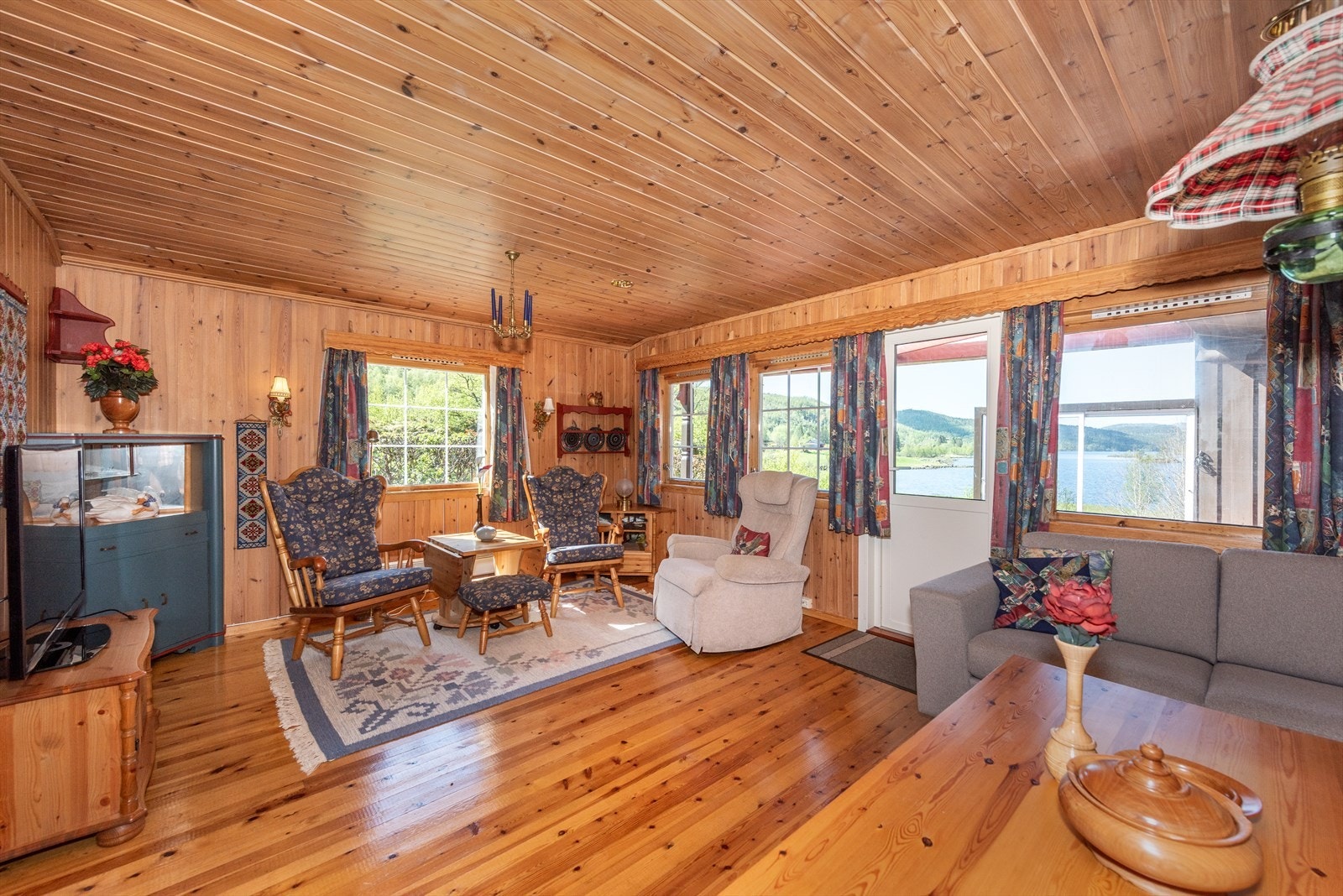 Stuen kan deles inn i flere soner etter behov Galleribilde