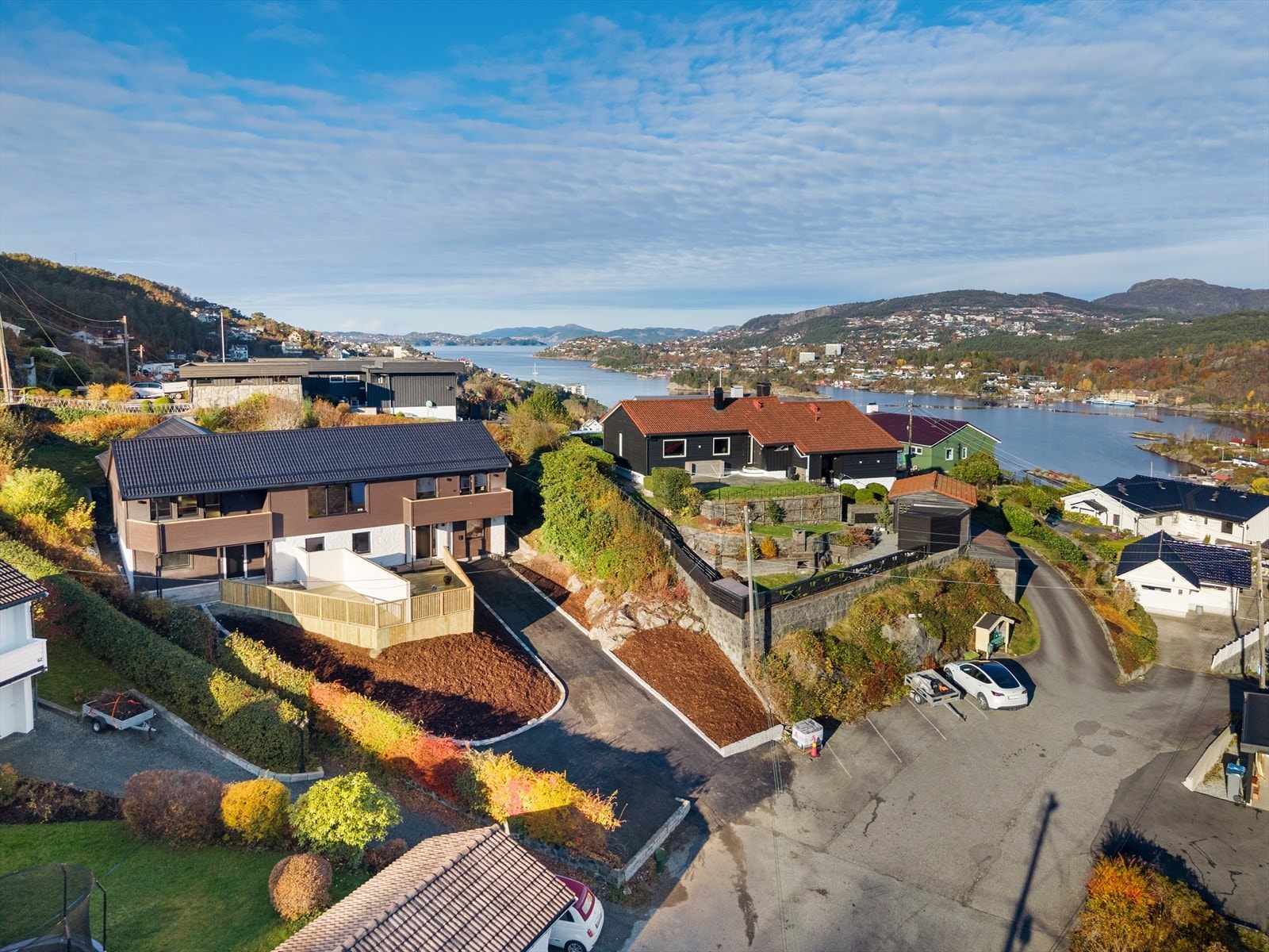 Boligen ble kjøpt i fjor som et renoveringsobjekt. Nå fremstår det som et stilrent, romslig og funksjonelt hjem med høy standard og gjennomført planløsning Galleribilde