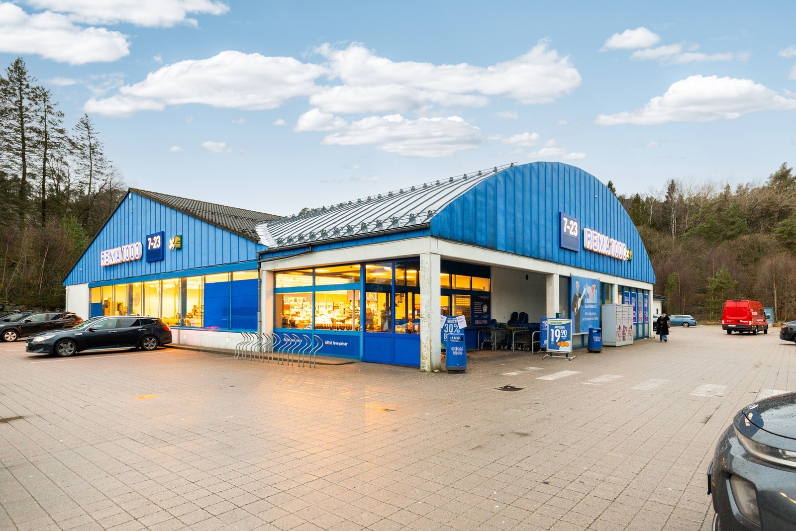 Rema 1000 ligger en 7 minutters gange unna, eller en veldig kort kjøretur. Galleribilde