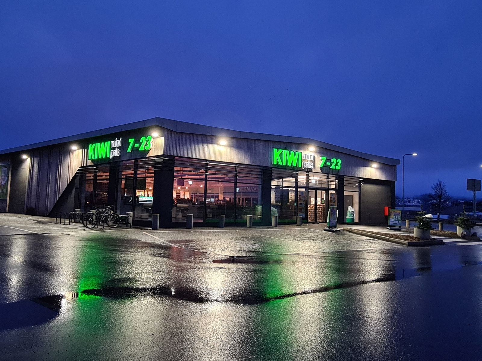 KIWI - et steinkast unna Galleribilde