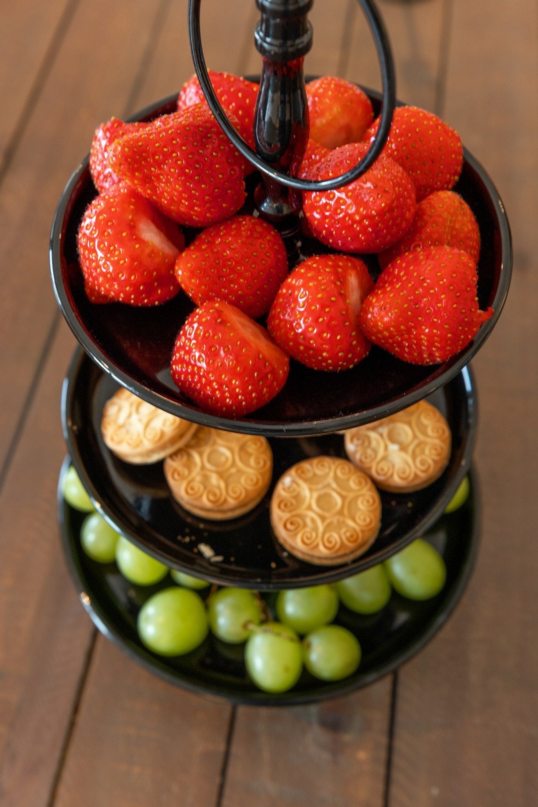 Stue og kjøkken som inviterer. Galleribilde