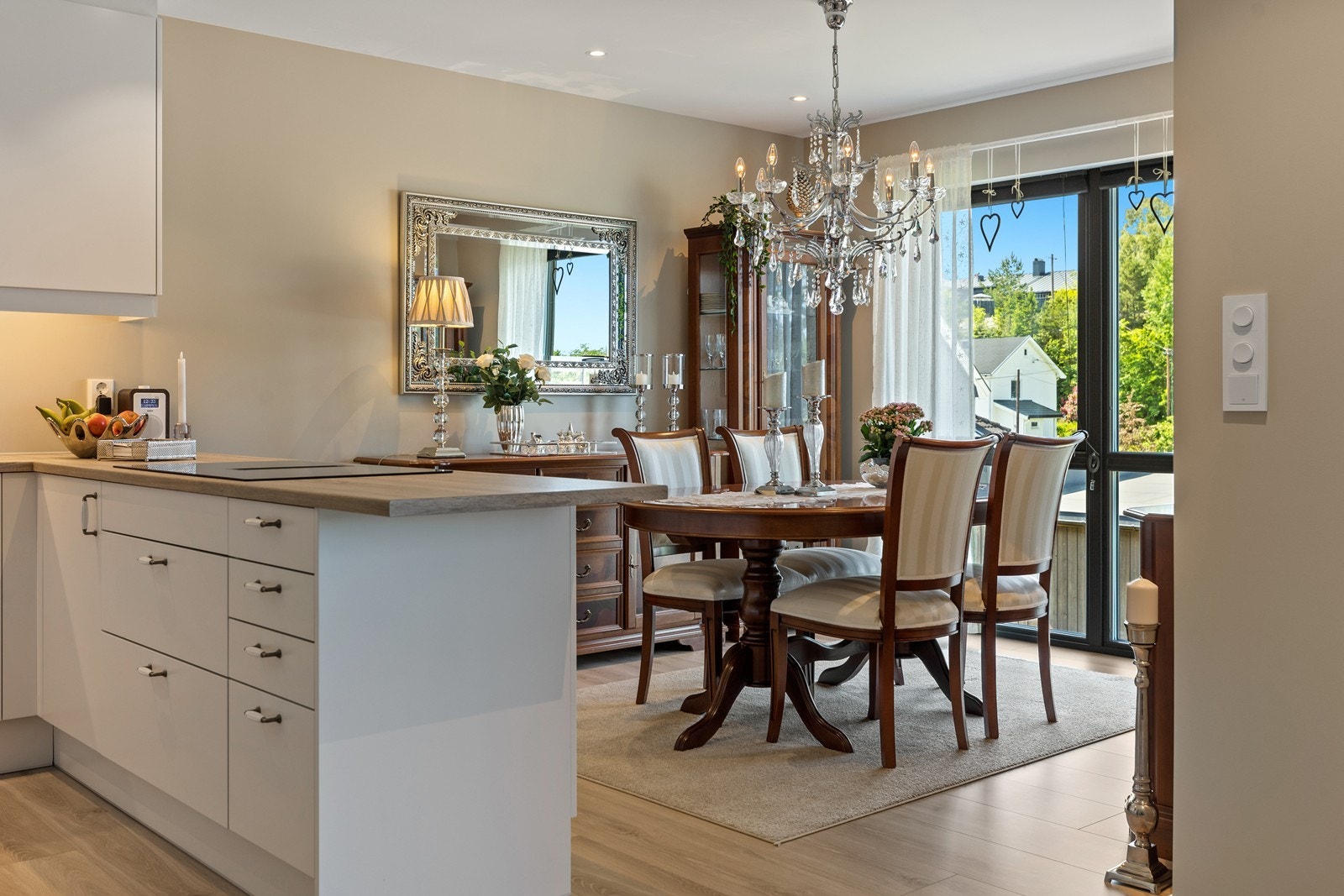 Spisestue. Galleribilde