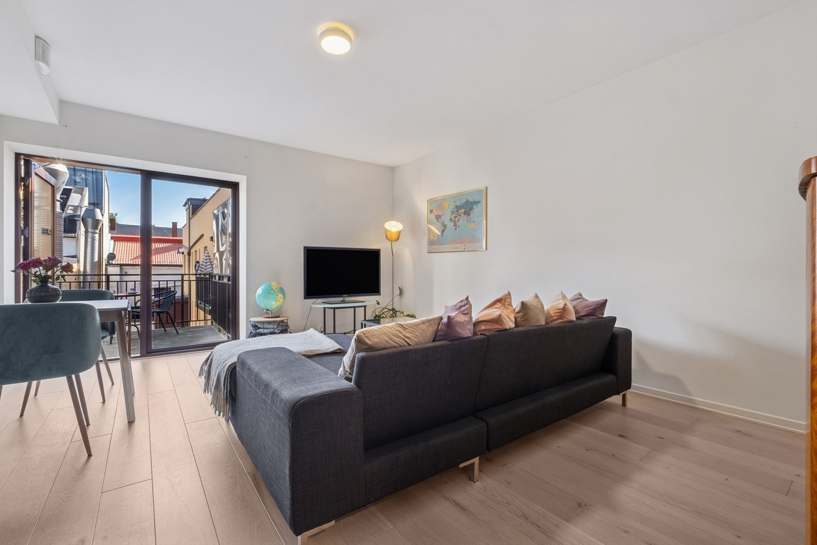 Det er utgang fra stue til balkong. Galleribilde