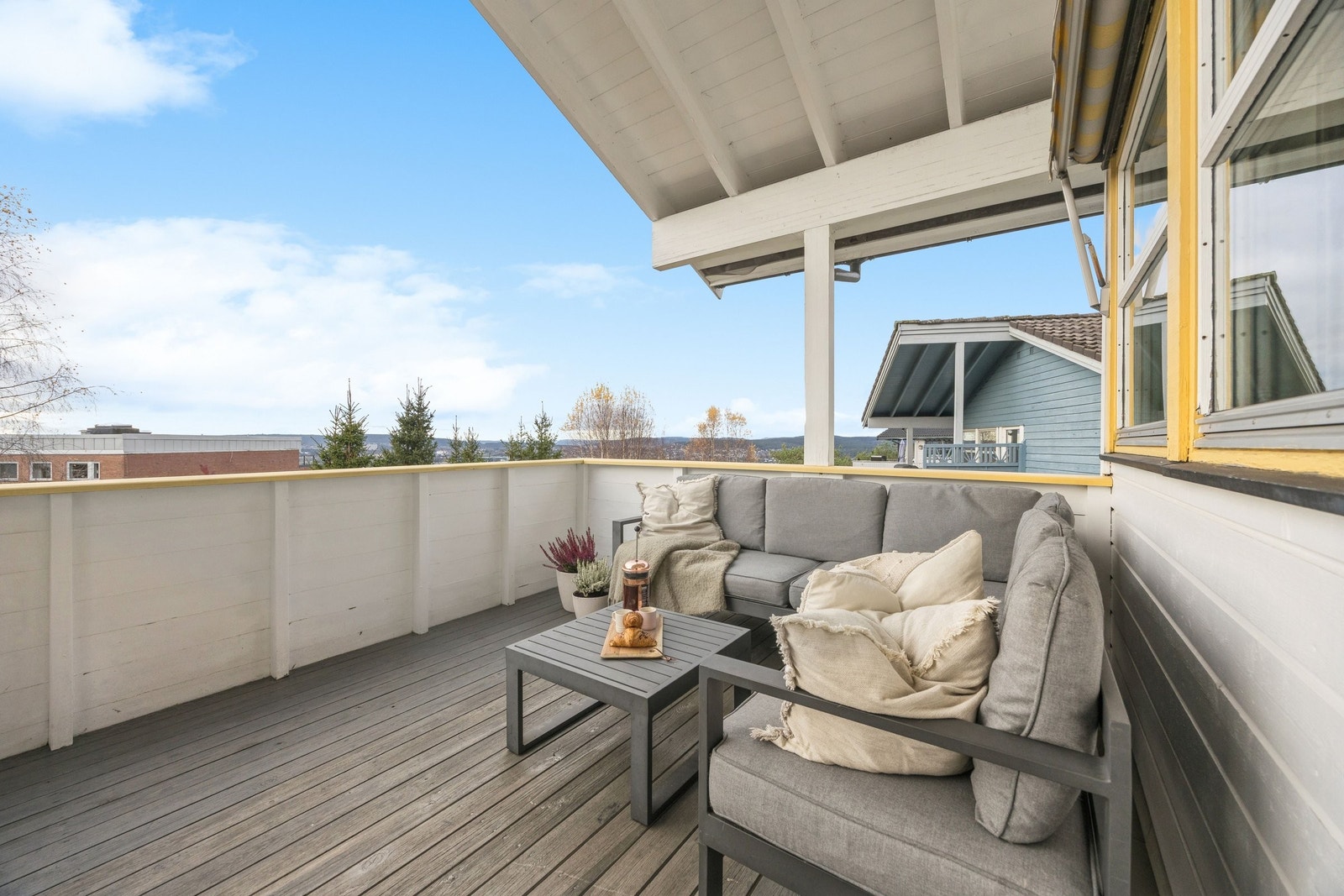 Av verandaen er hele 17 kvm overbygget. Galleribilde