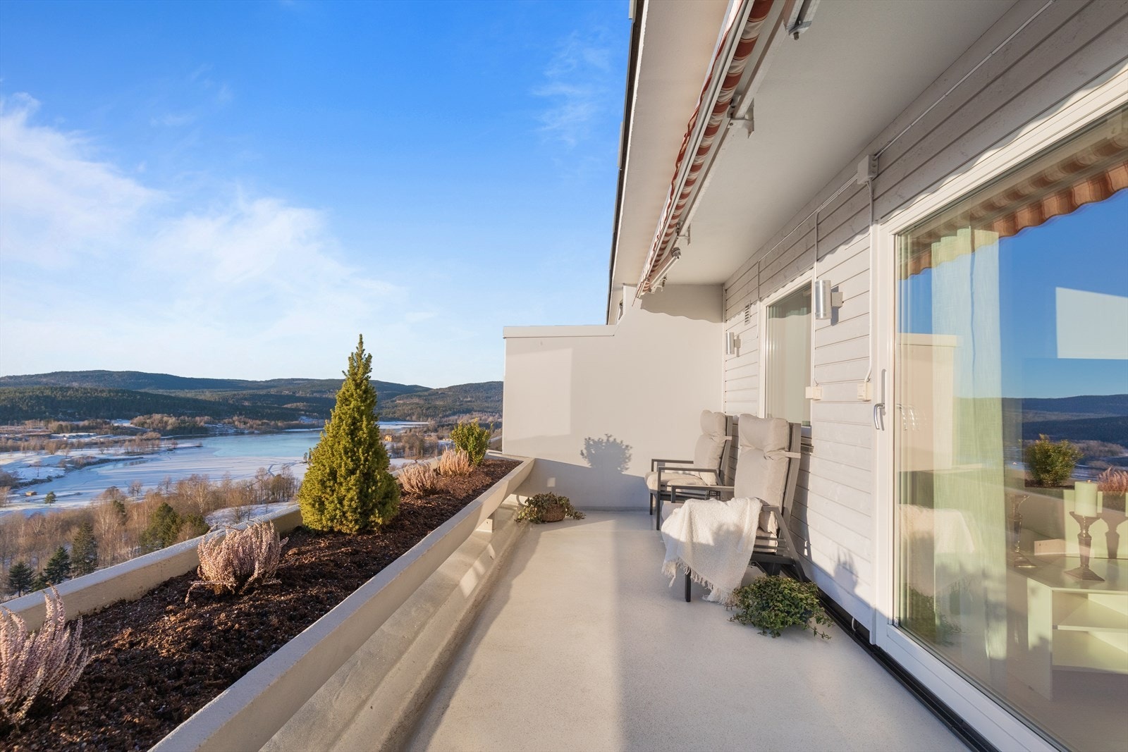 Her har du fantastisk utsikt over byen, Oslofjorden og Bogstadvannet. Galleribilde