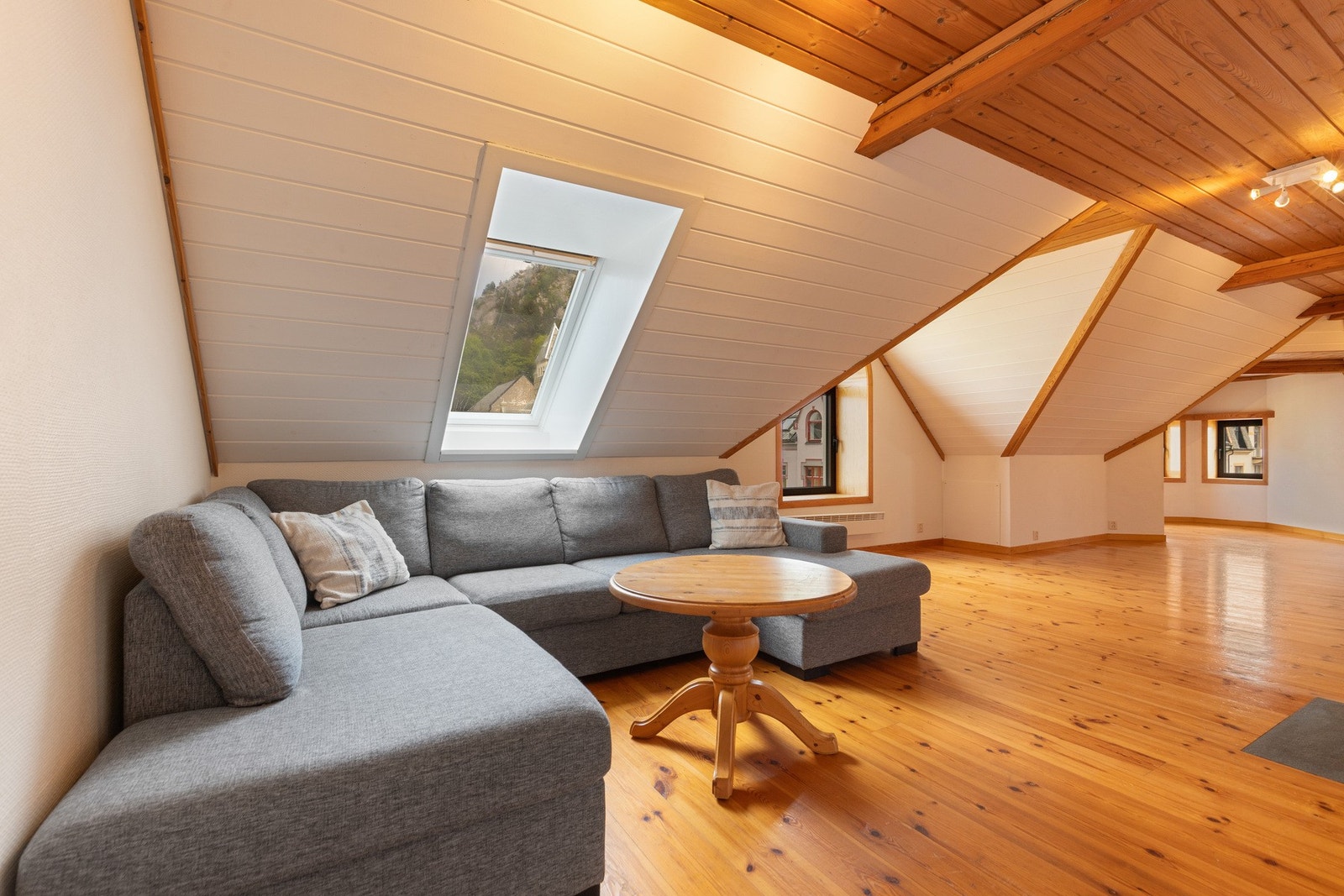 Stor plass til en romslig sofagruppe! Galleribilde