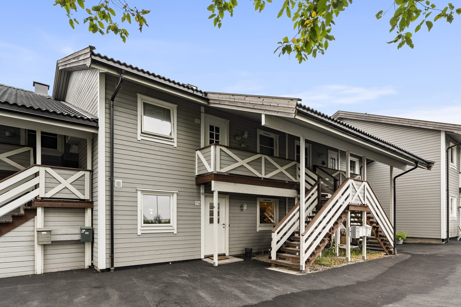 Leiligheten ligger på bakkeplan med enkel adkomst Galleribilde