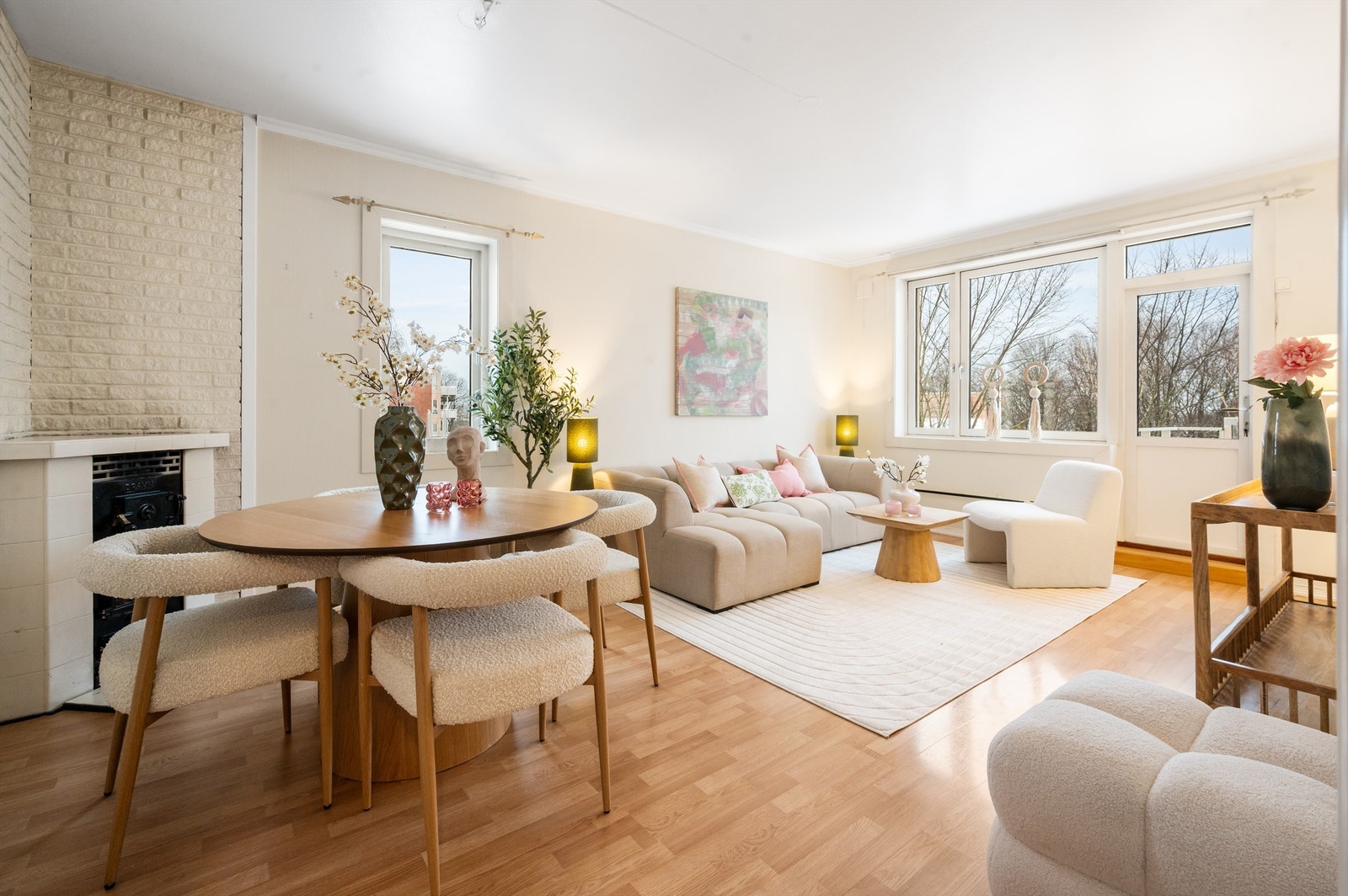 Krogsveen v/Jonas Ekse Hovland har gleden av å presentere en lys endeleilighet på idylliske Keyserløkka! Galleribilde