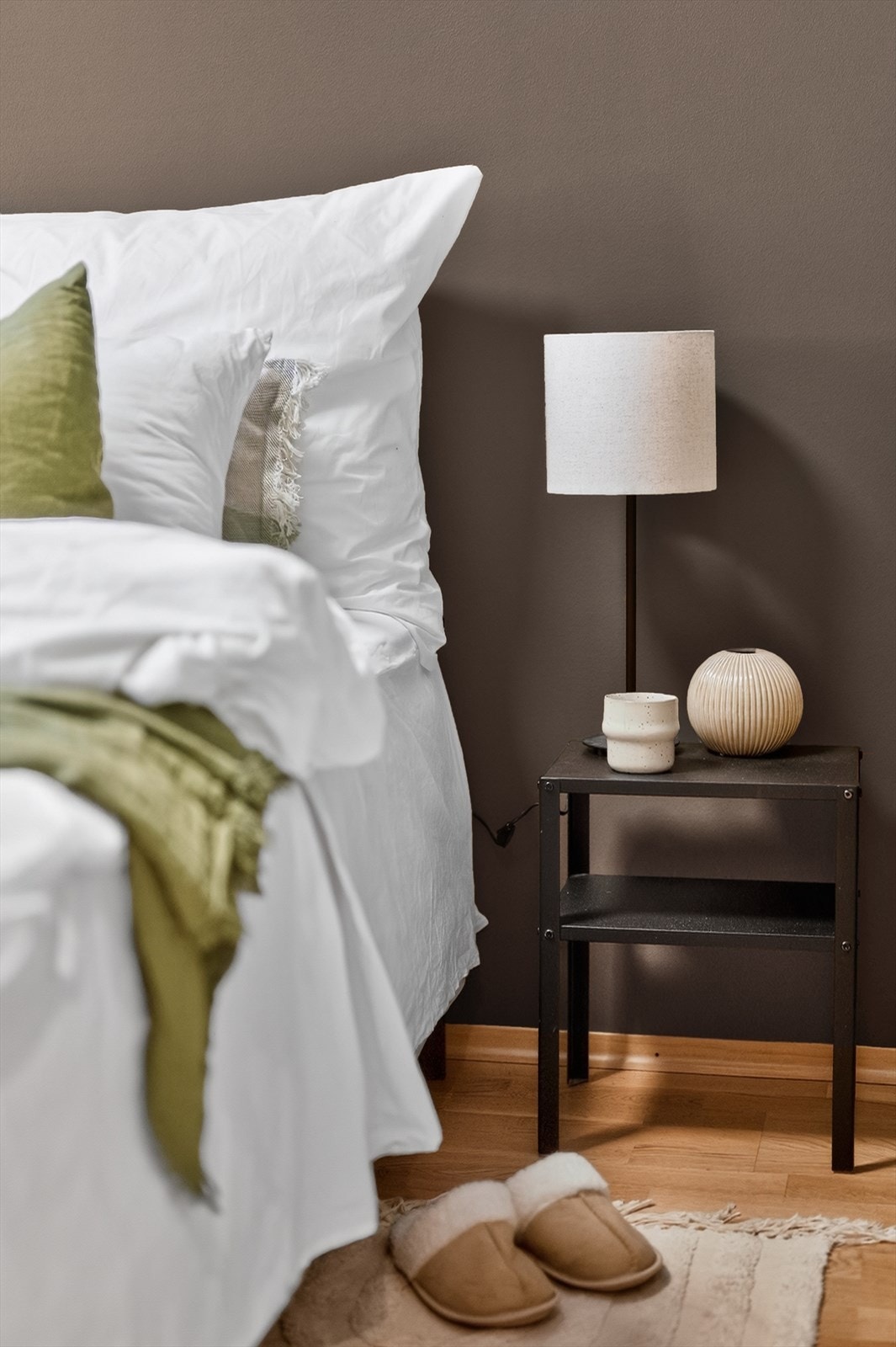 Soverommet er på ca. 7,5 kvm og utnyttet på en smart måte med god plass til nødvendig møblement. Galleribilde