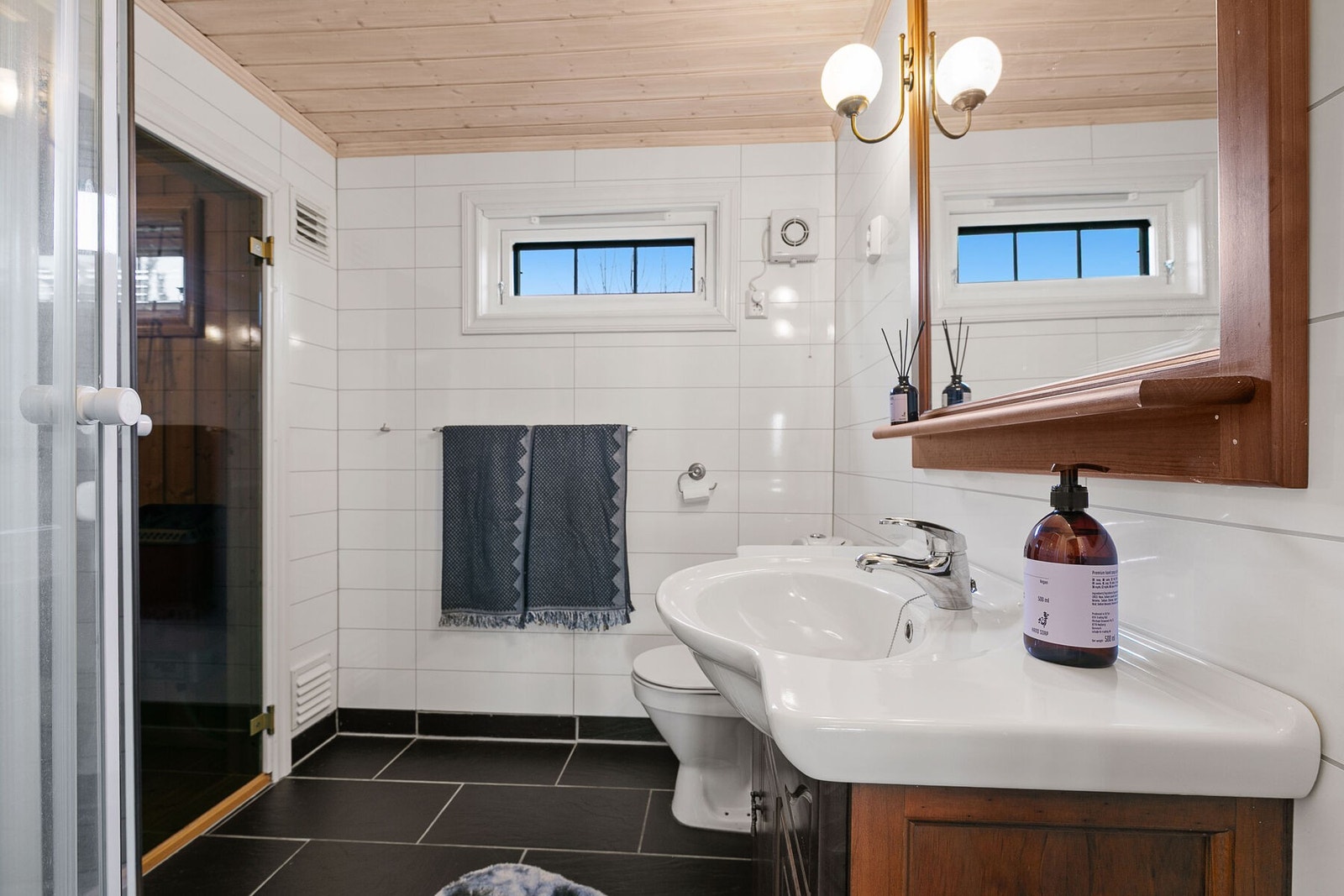 Fra badet er det adkomst til badstue. Galleribilde