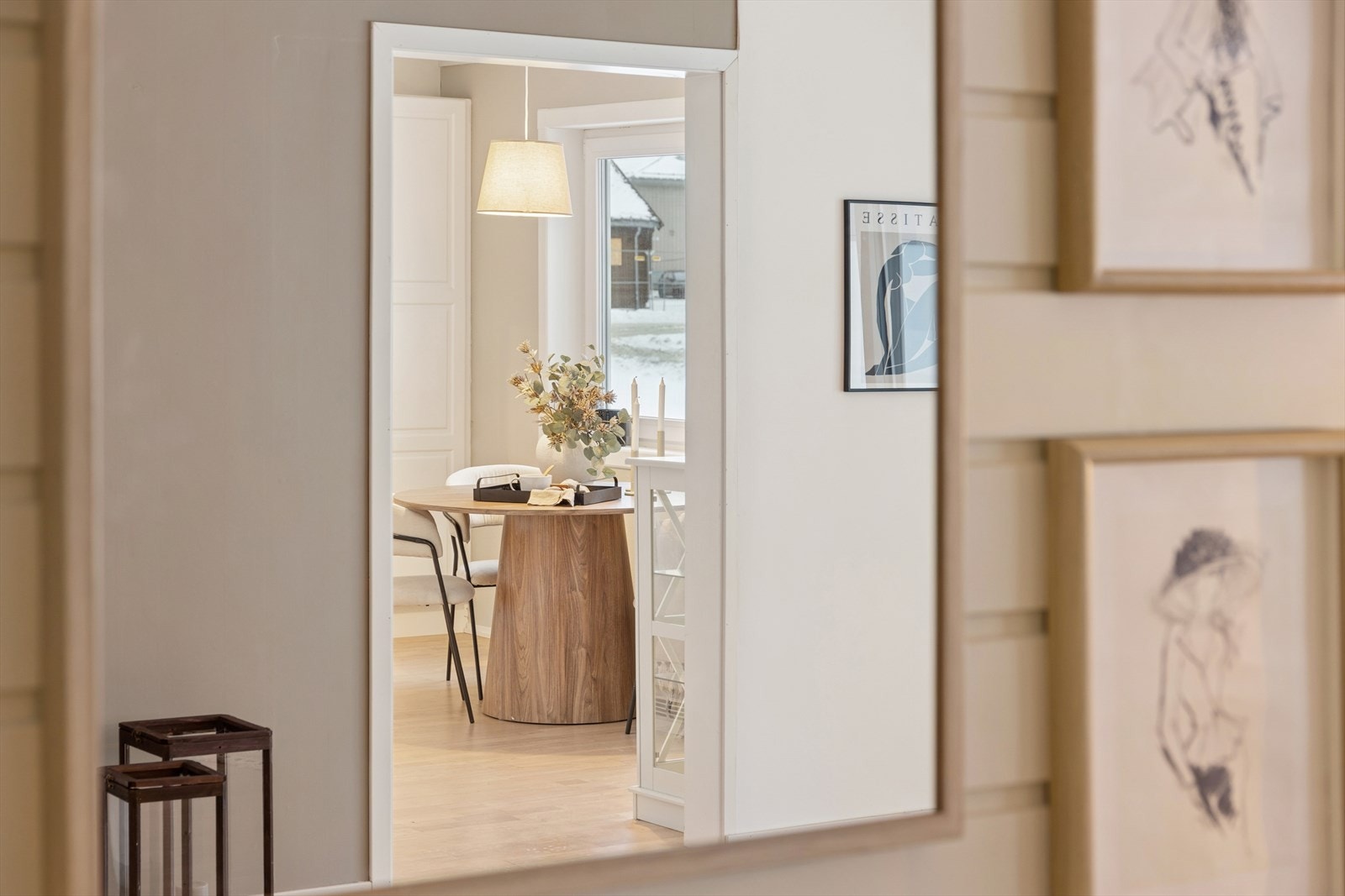 Fra stuen har du et pent og romslig kjøkken. Galleribilde