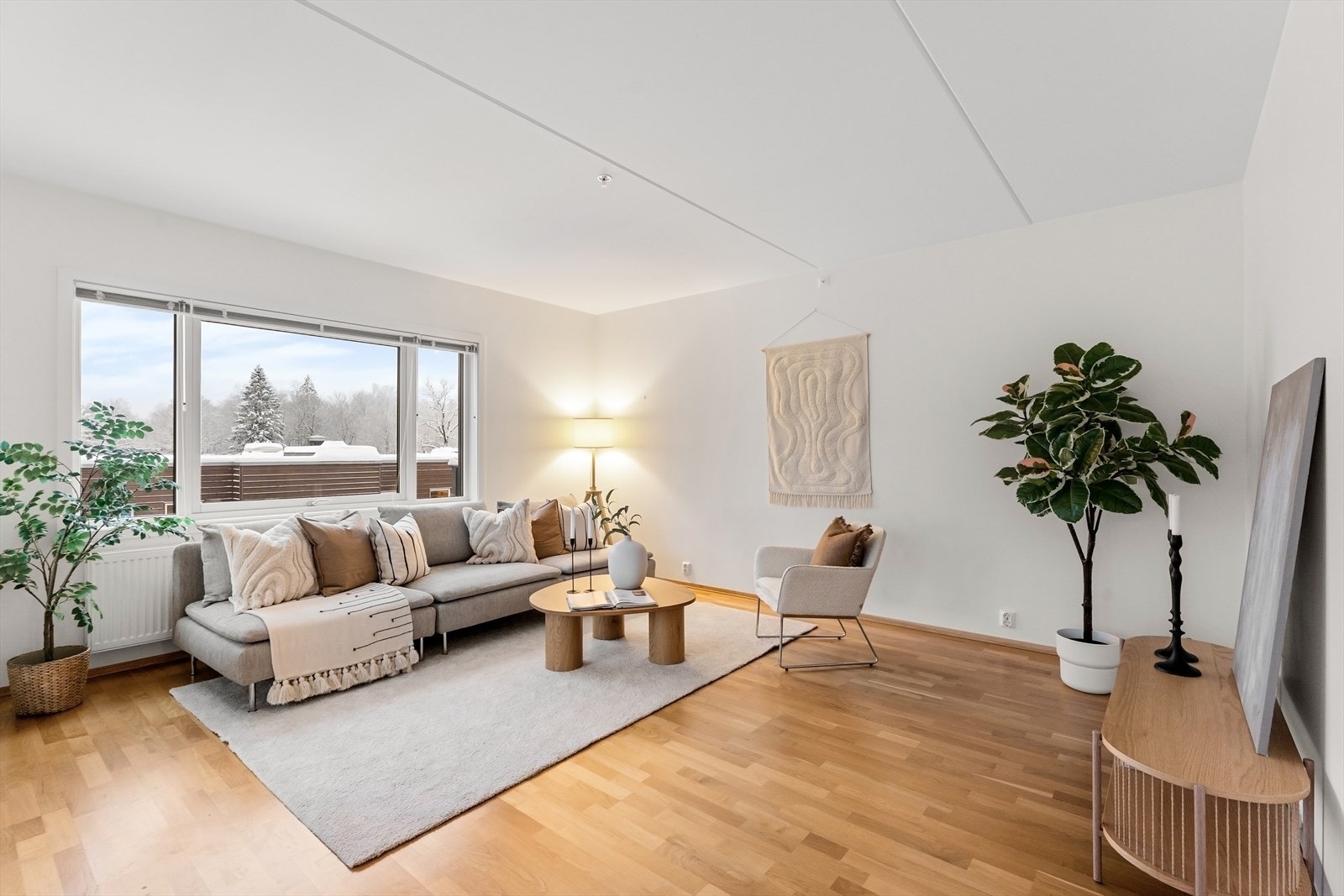 Velkommen til Eddas vei 32, presentert av Henrik Nielsen ved Nordvik Eiendom. Foto: Zovenfra Galleribilde