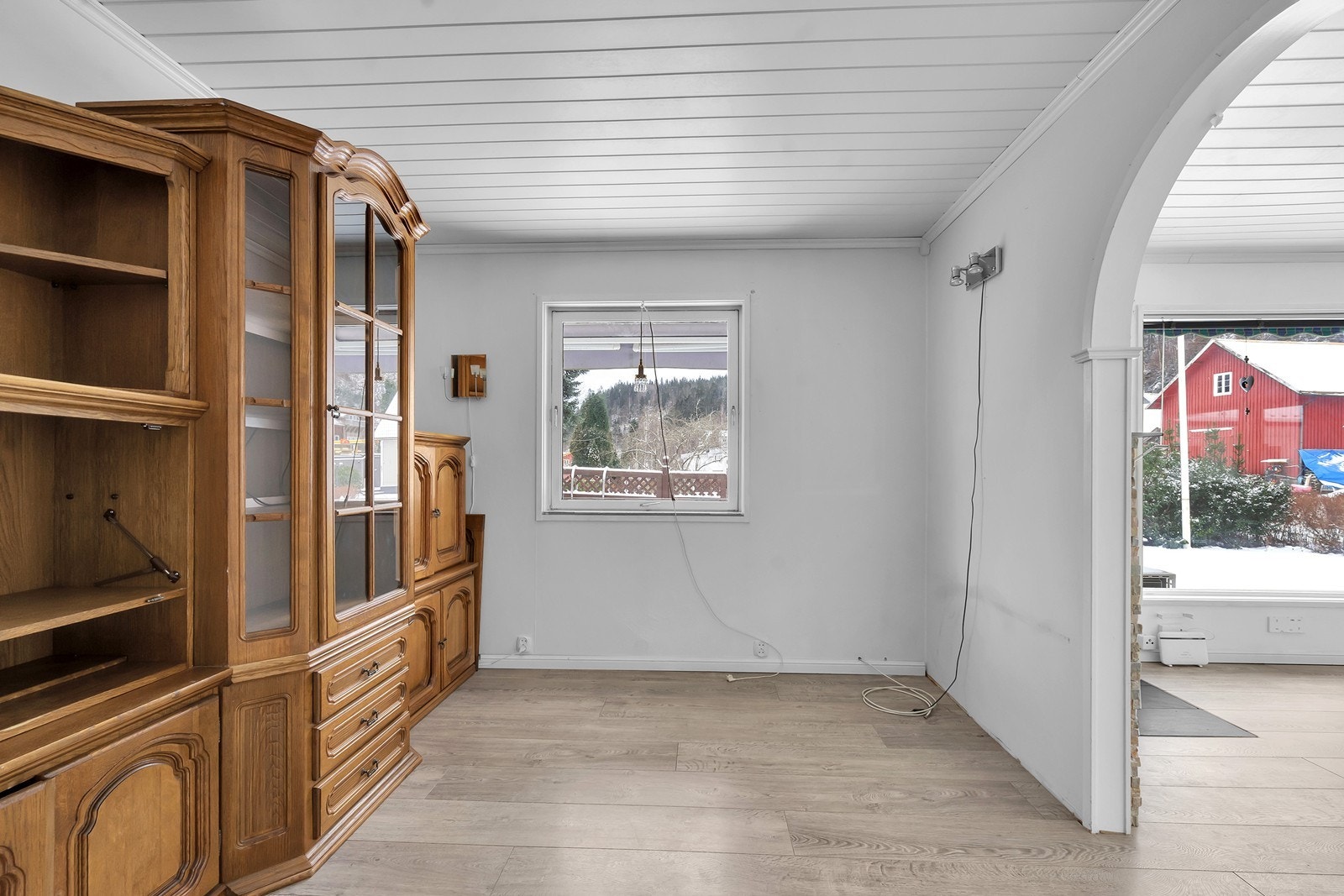 Opprinnelig soverom som er åpnet mot stuen. Det er ikke en søknadspliktig endring hvis ny eier ønsker å lukke igjen for å re-etablere soverommet Galleribilde