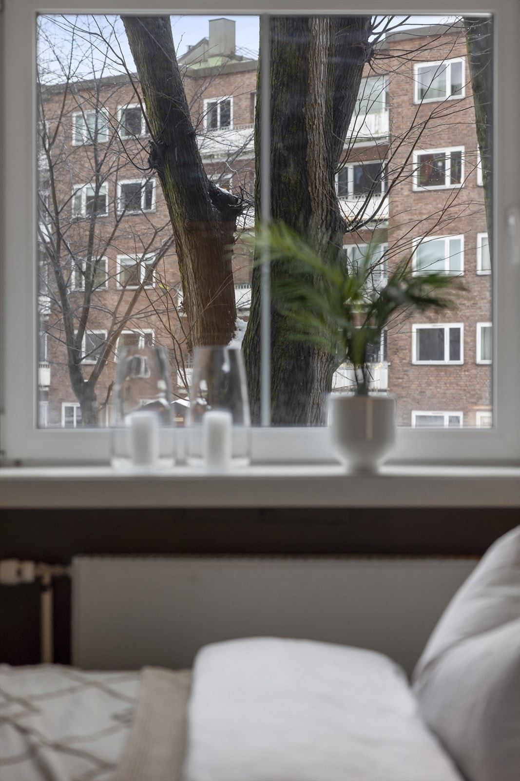 Utsyn mot gårdsrom/uteareal gir en mer privat følelse og demper bypulsen. Galleribilde