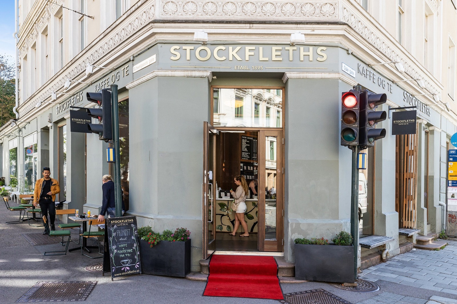 Leiligheten ligger i populære gamlebyen, et område som oppleves både sentralt og samtidig rolig med kort vei til alt man trenger i hverdagen. Galleribilde