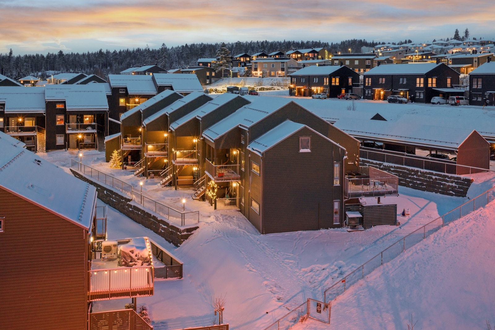 EIE Jessheim v/ Julie Fredheim Maudal og Aleen Bajwa har gleden av å presentere Steinbukken 30!
Foto: Ole Kaldal Galleribilde