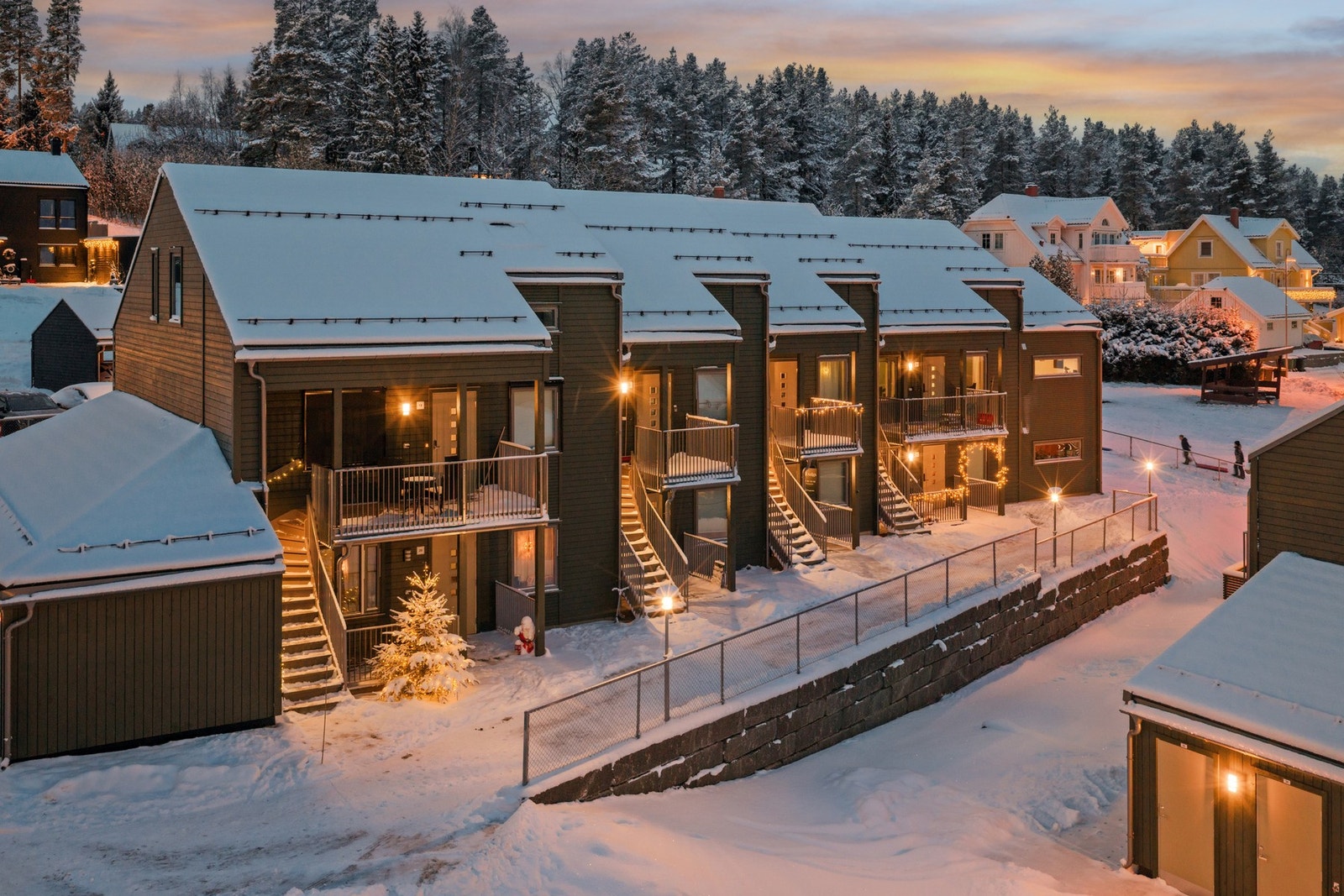 Leiligheten ligger i et barnevennlig område på Neskollen. Galleribilde