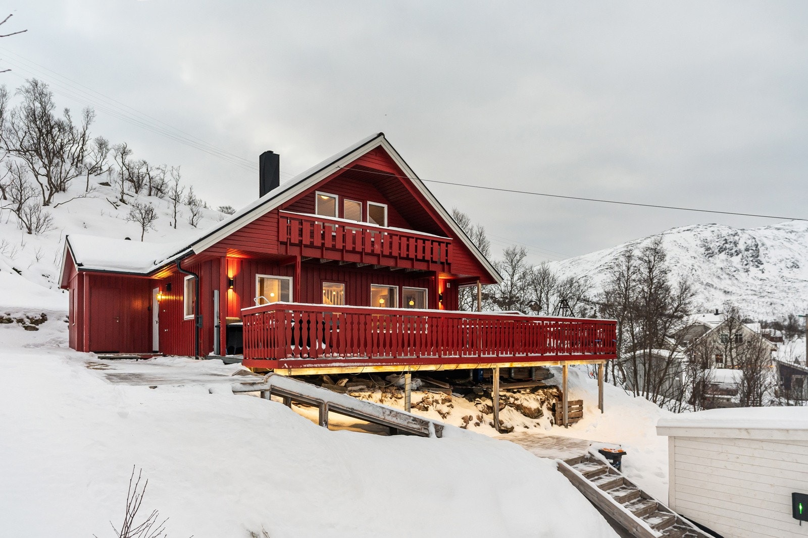Velkommen til Kvaløyvågvegen 1098 - Presentert av Jonas Bergersen!