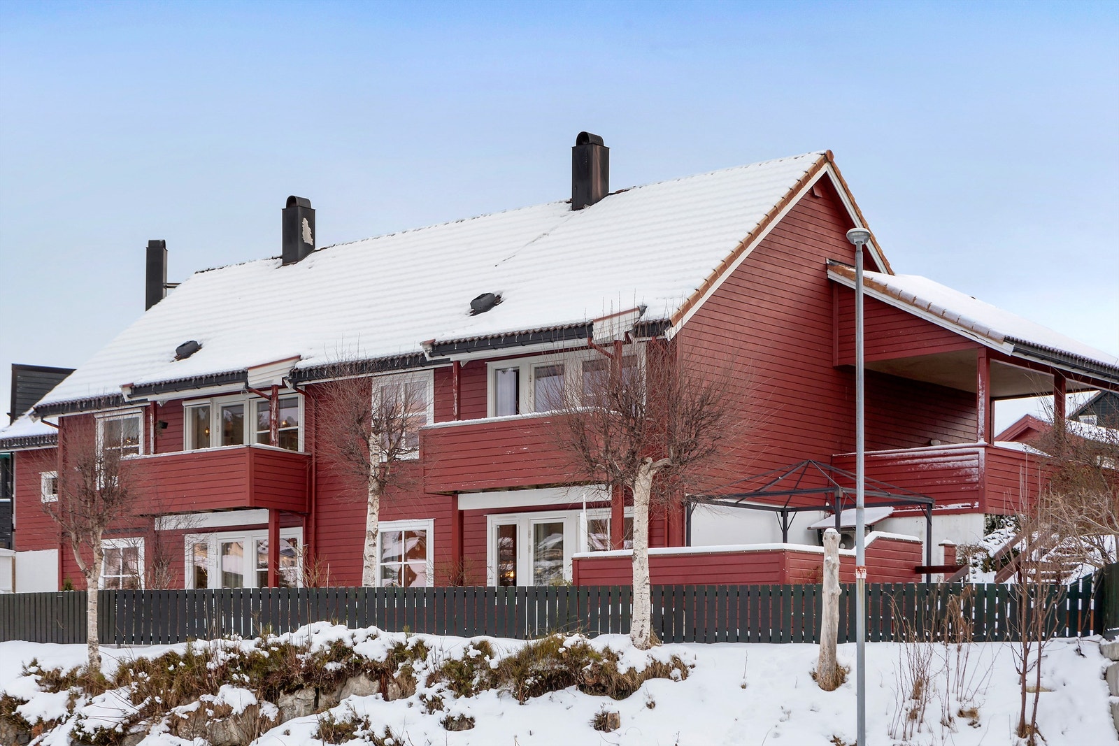 Rekkehuset ligger i koselige Mårskrenten borettslag Galleribilde