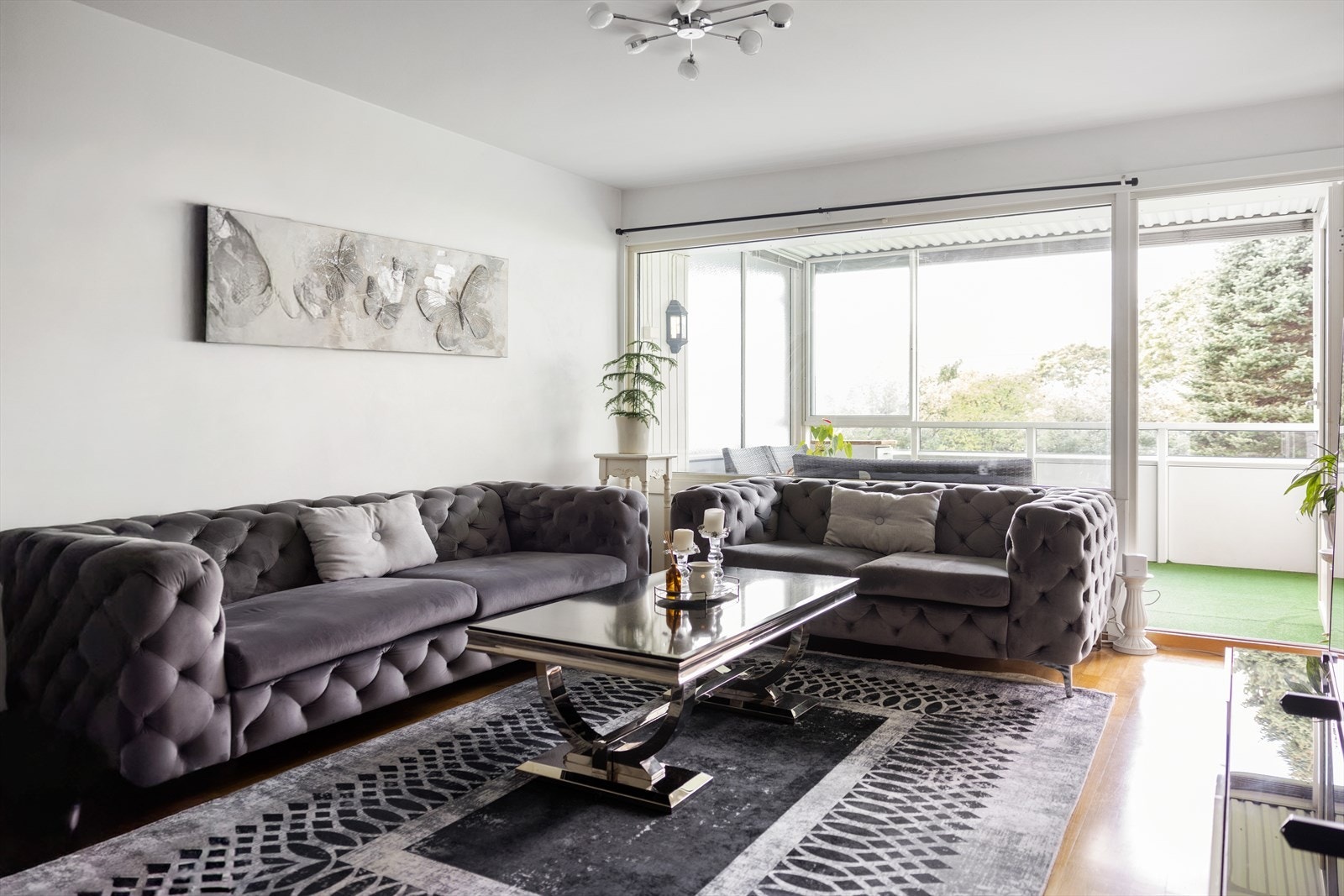 Her får du en lys og luftig 4-roms med moderniseringsbehov. Galleribilde