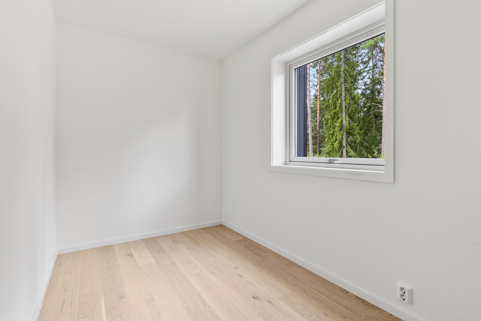 Soverom I og II ligger tilknyttet hoveddelen og har plass til seng og oppbevaringsløsning Galleribilde