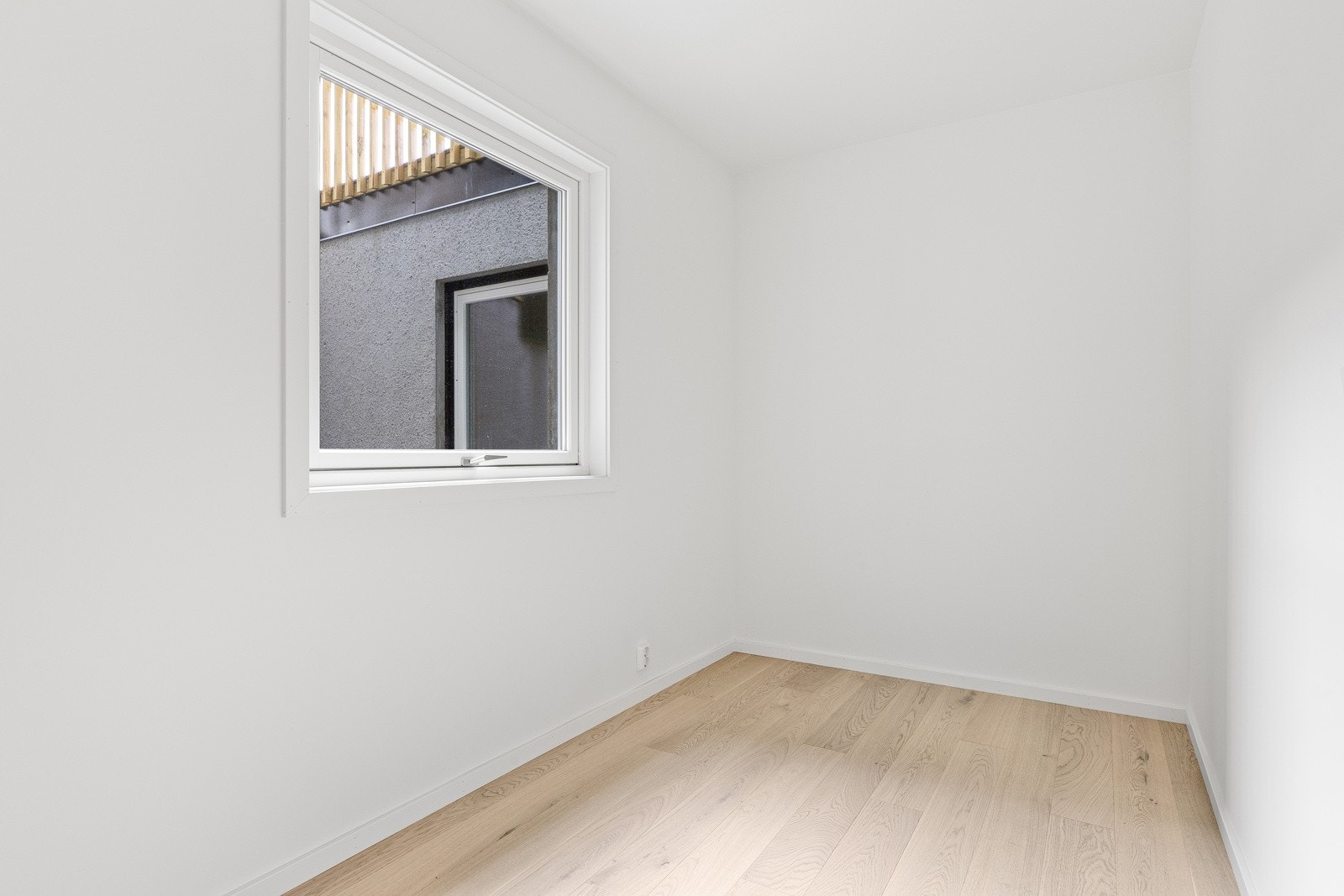 Soverom I og II ligger tilknyttet hoveddelen og har plass til seng og oppbevaringsløsning Galleribilde