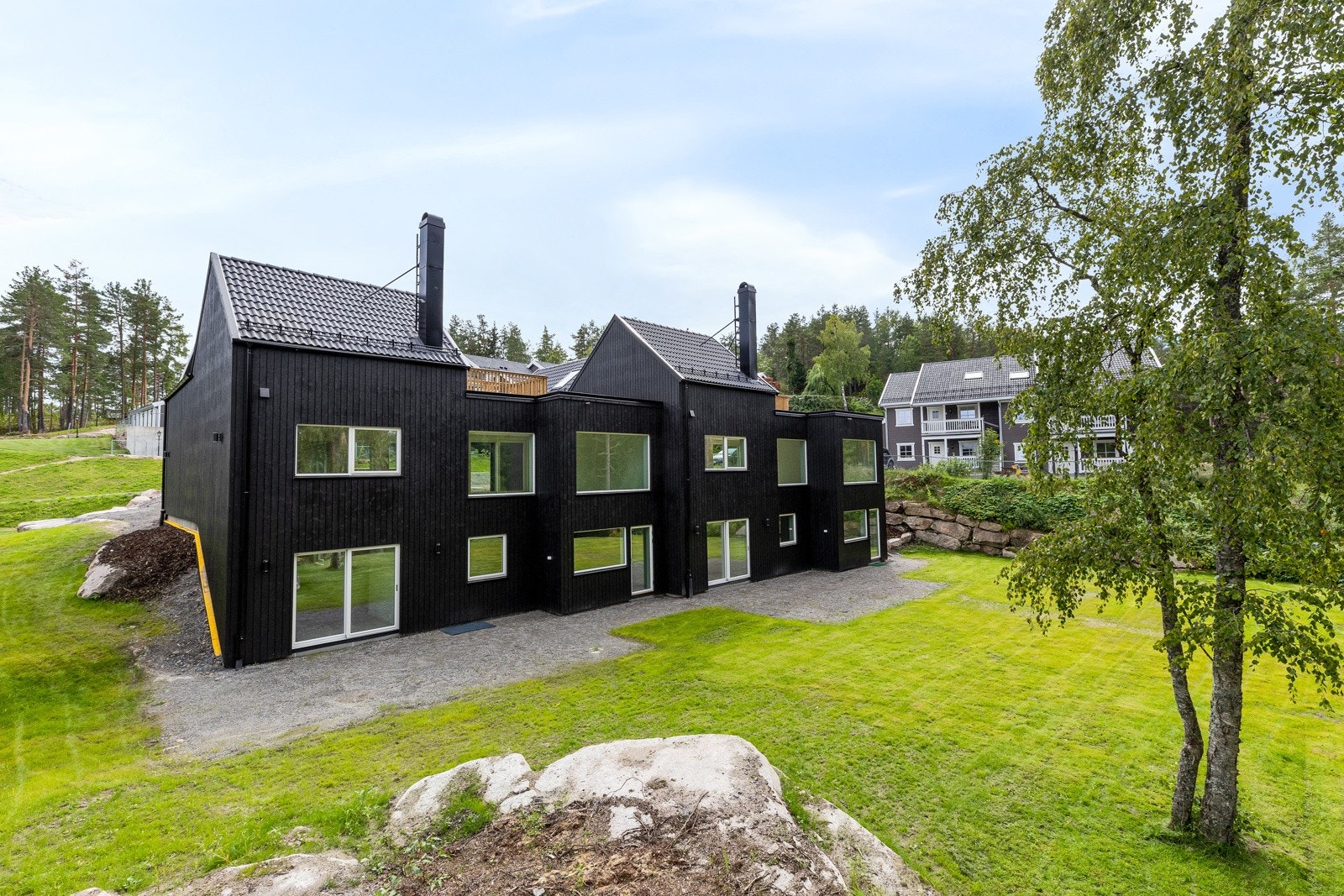 Velkommen til Rødsåslia 51 - En nyere og lekker vertikaldelt tomannsbolig i Heggedal Galleribilde