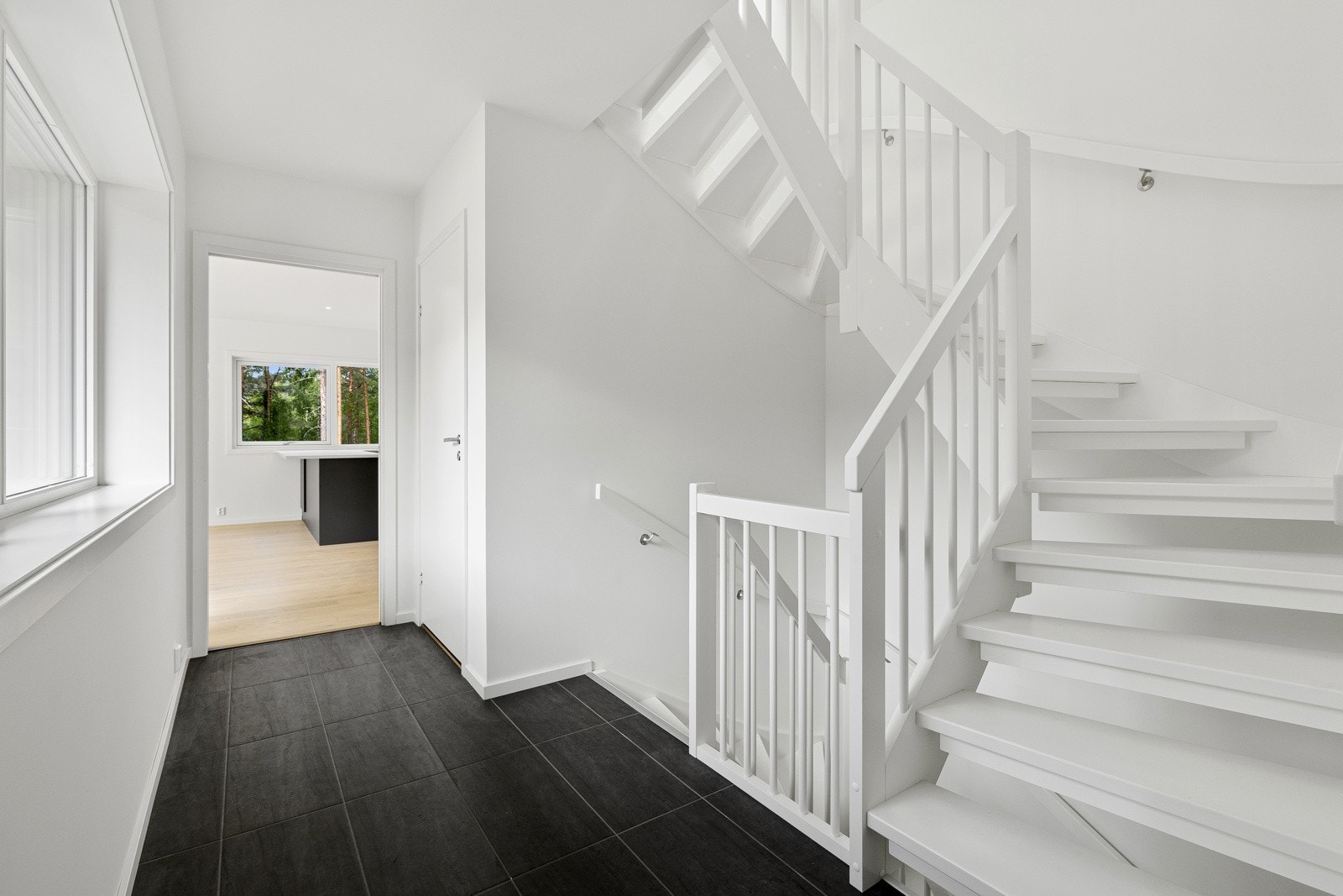 Fra entreen er det også adkomst til et gjestetoalett Galleribilde