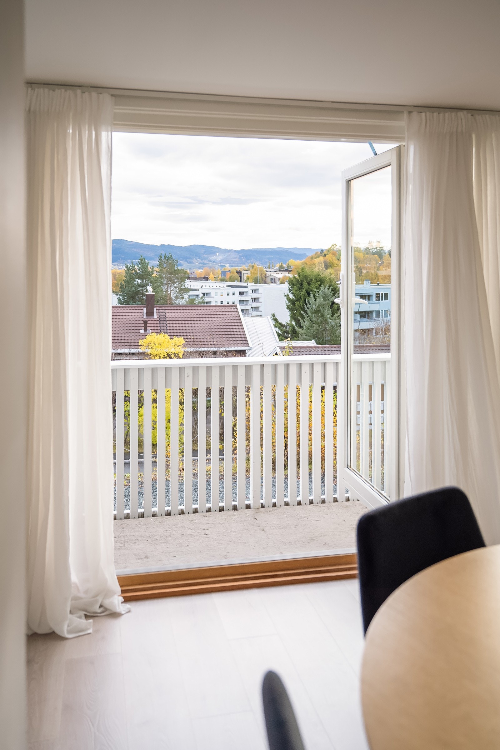 Fra stue har man direkte utgang til en flott balkong av god størrelse. Galleribilde