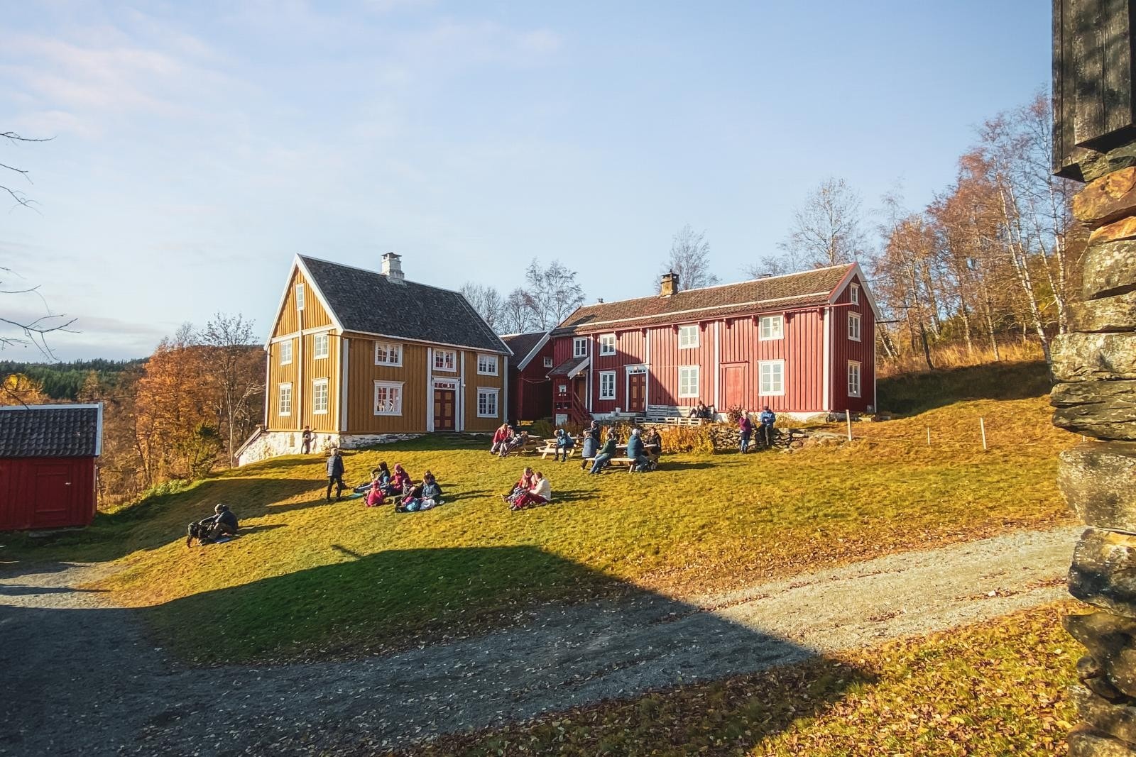 Bymarka byr på flotte turstier hele året igjennom. Turen opp til Lavollen i Bymarka byr på kafé og trivelige rasteplasser. Galleribilde