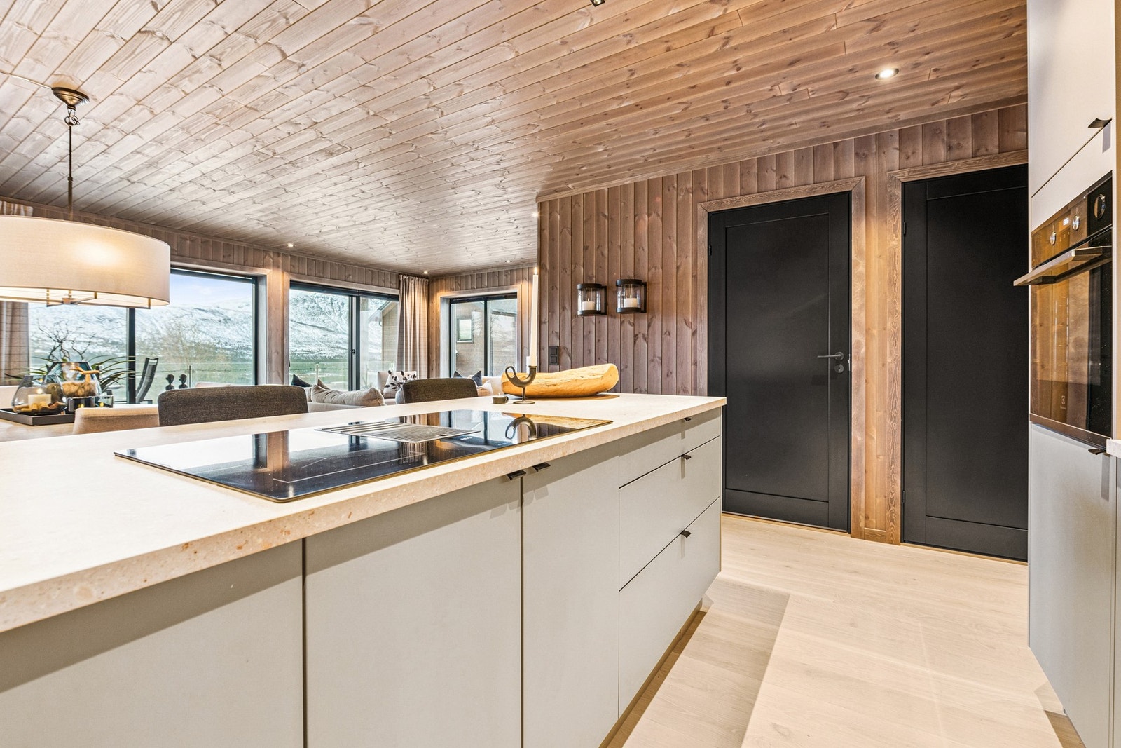 Godt utnyttet kjøkken i 2.delt løsning. Galleribilde