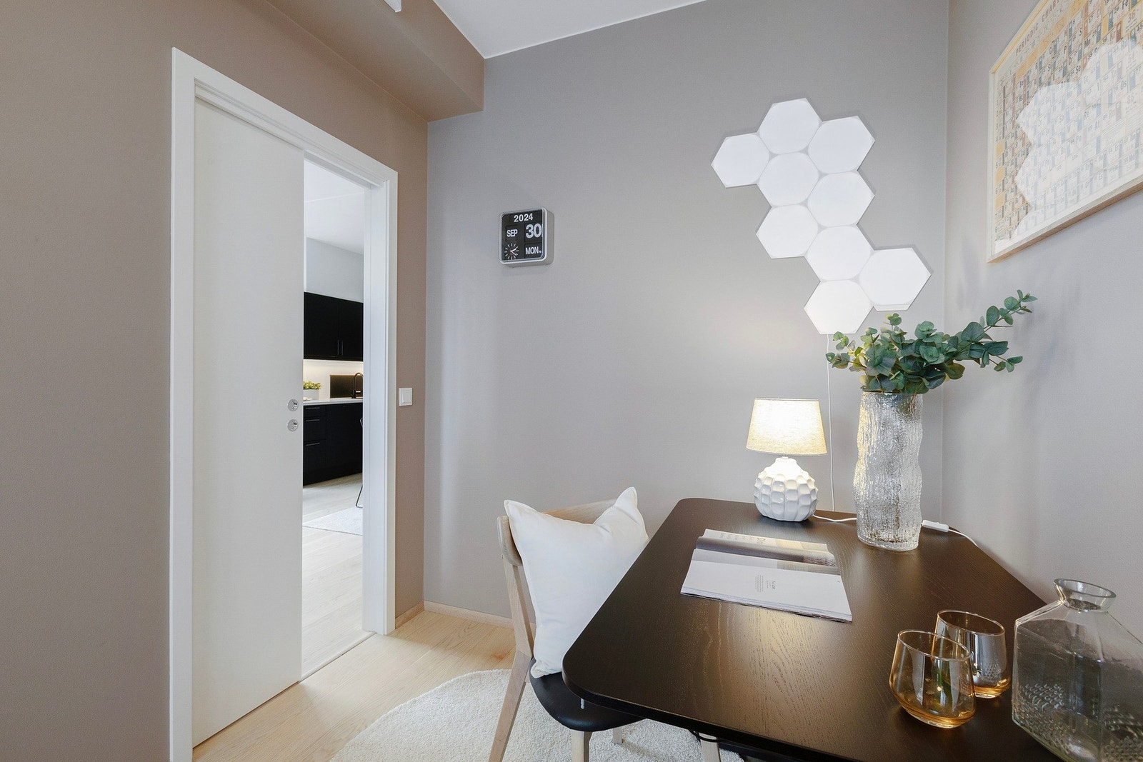 Det er koblet til ekstra nettverksuttak på begge soverommene Galleribilde