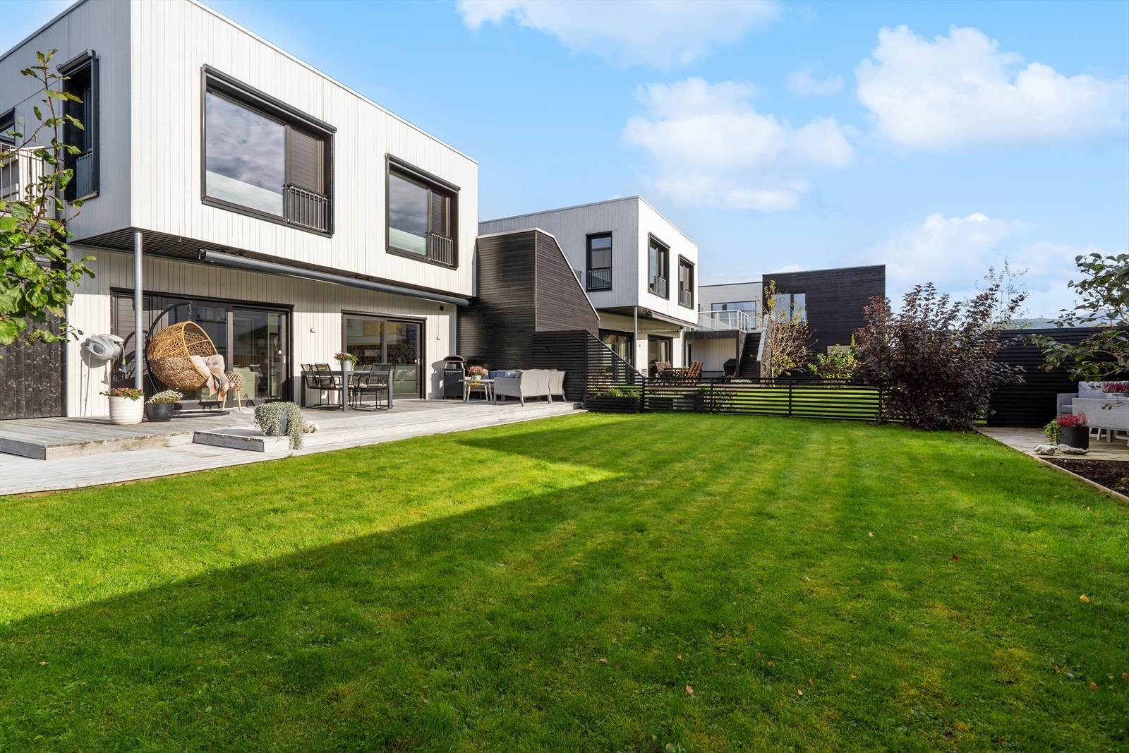 Flott og stor bolig i et rolig barnevennlig område. Blindvei. Galleribilde