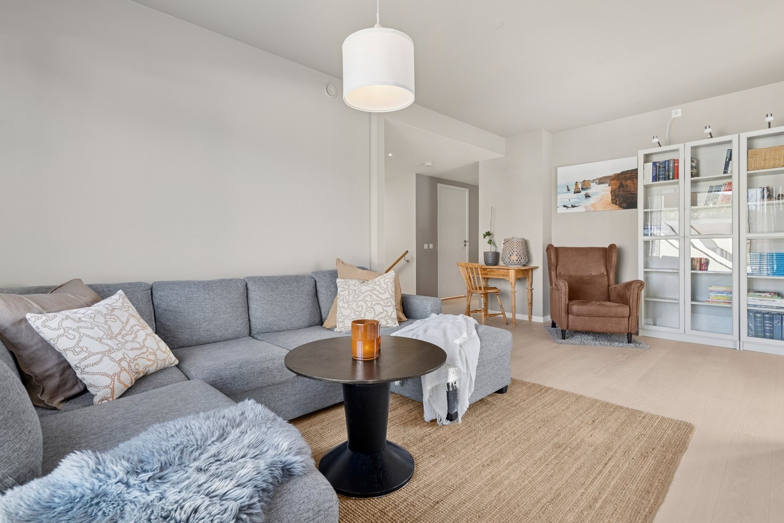 Stue i 2.etasje på ca. 31,8 kvm. Galleribilde