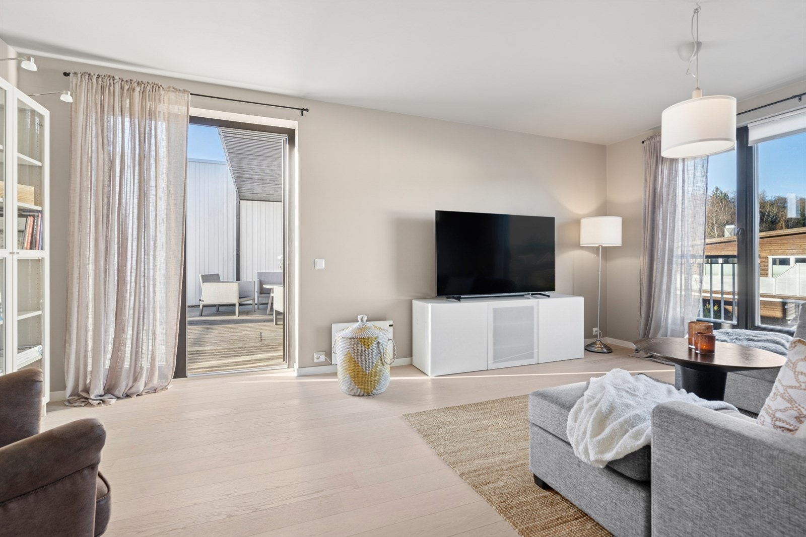 Loftstue med direkte utgang til takterrasse. Galleribilde