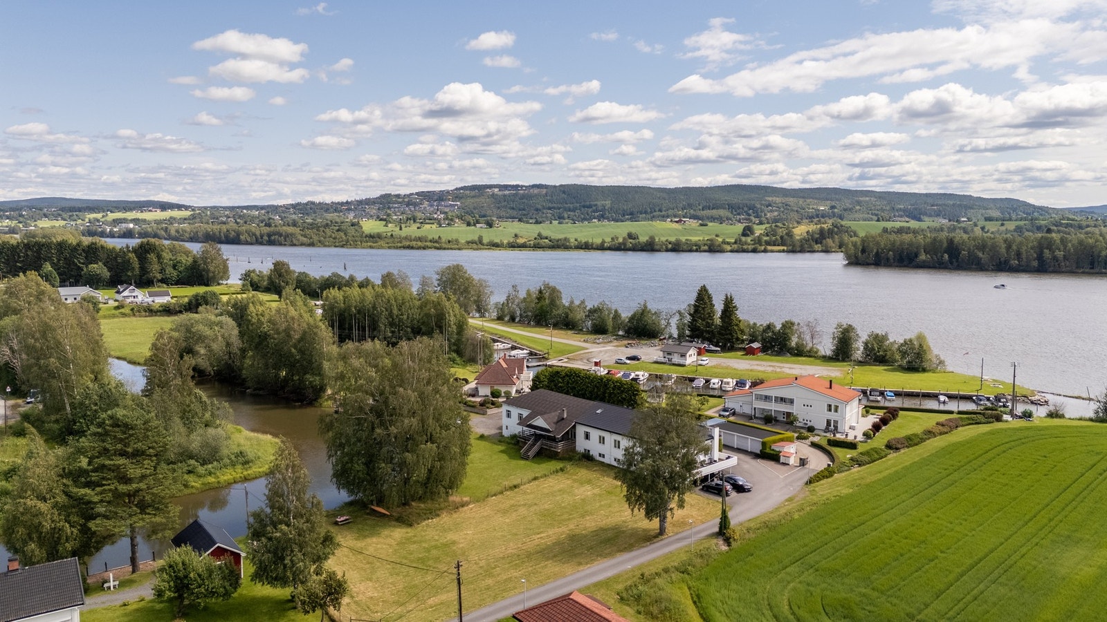 Området har nærhet til barnehager, skoler og diverse servicetilbud i Fetsund sentrum. Galleribilde