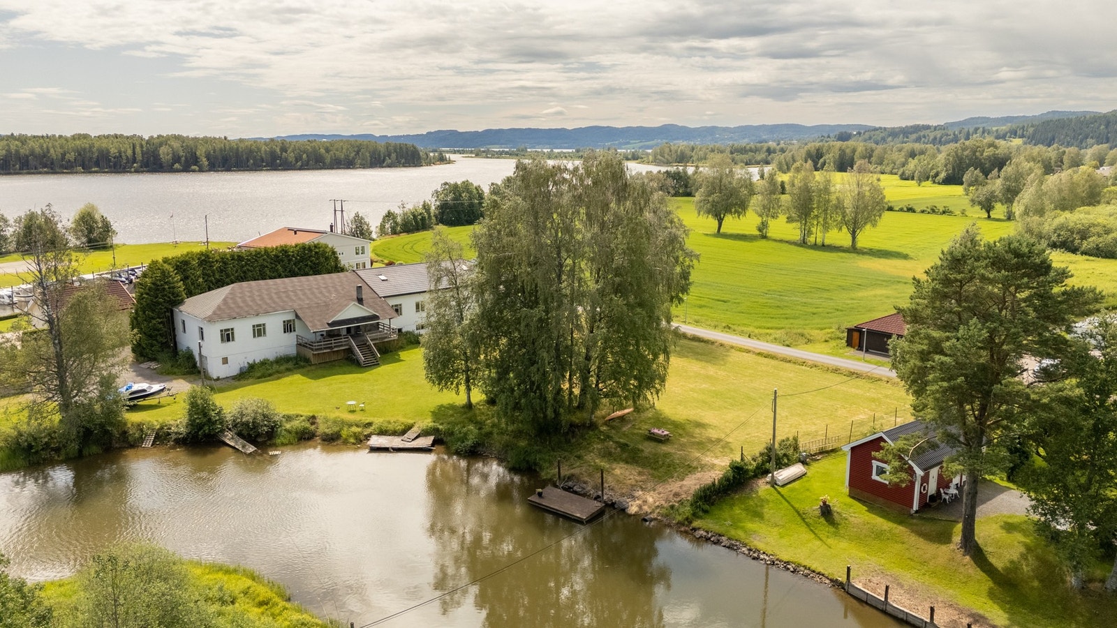 Boligen passer perfekt for deg som ønsker å bo i fredlige og grønne omgivelser. Galleribilde