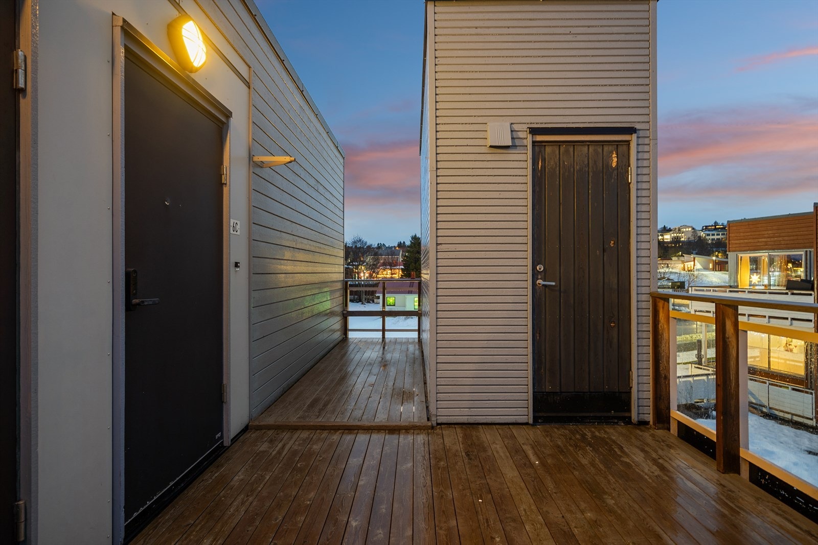 Terrasse/inngangsparti. Galleribilde