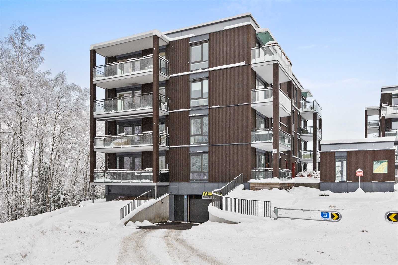 Det er gangavstand til Strømmen Storsenter, et av Norges største kjøpesentre Galleribilde