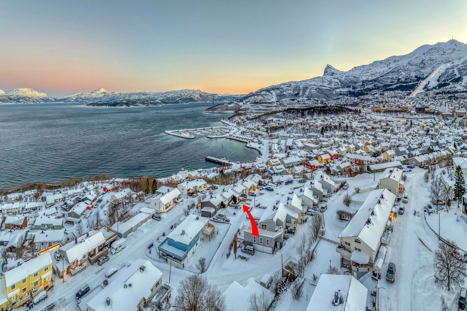 Kort avstand til småbåthavn Galleribilde
