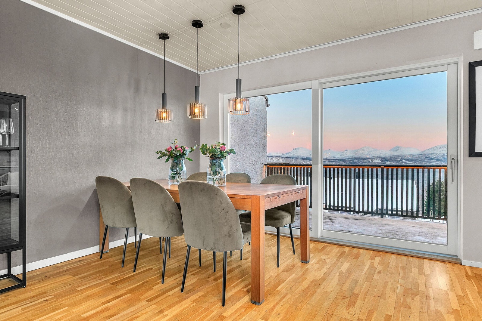 Utgang fra stue til veranda Galleribilde