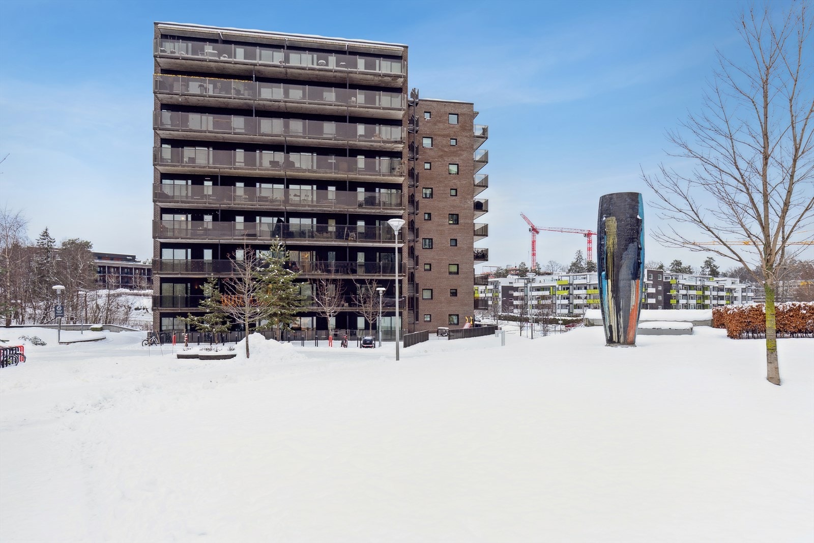 Nansenparken kun ca. 5 minutters gange unna, med flotte tur- og sykkelstier videre ned mot sjøen. Galleribilde